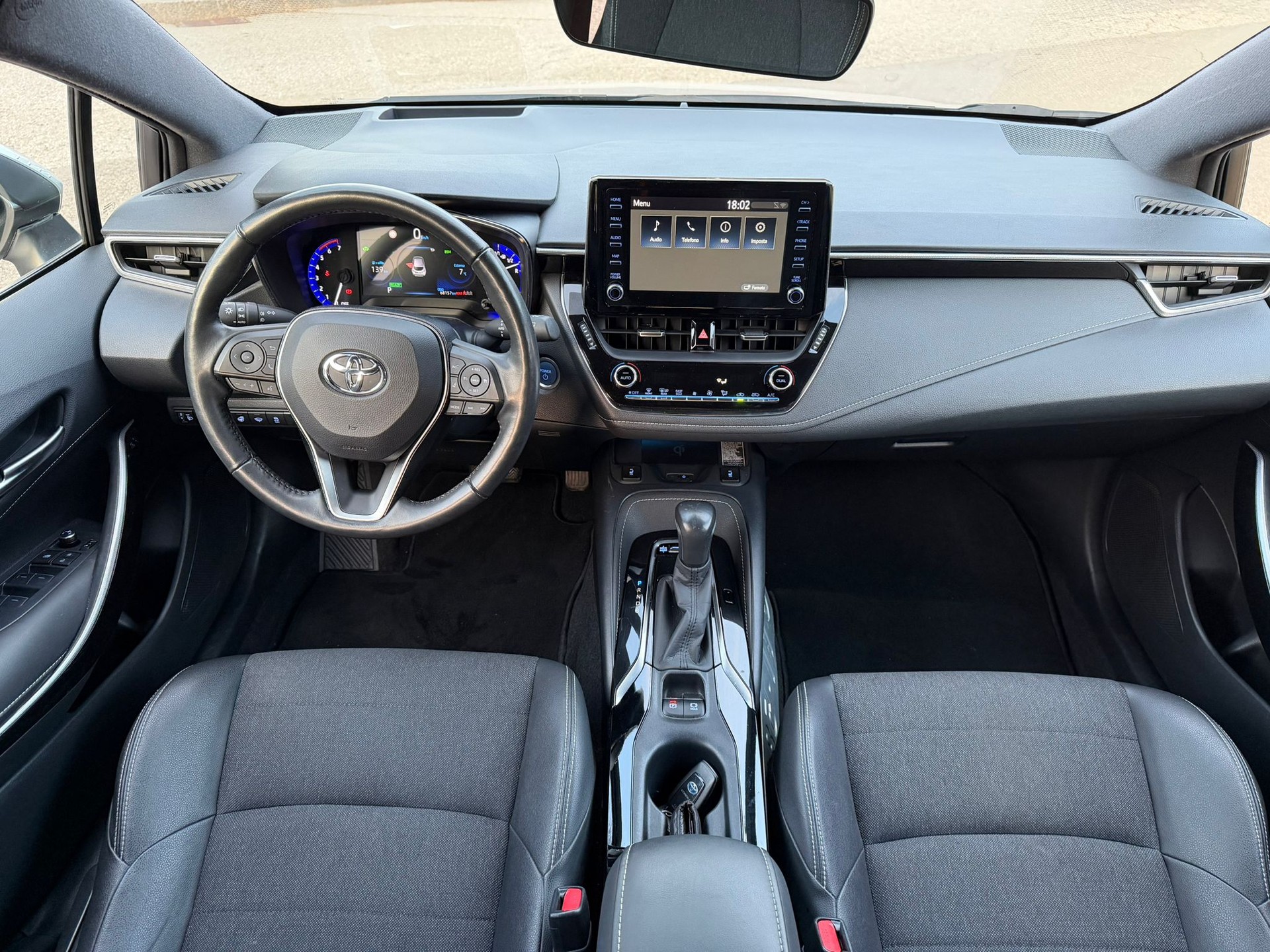 TOYOTA Corolla 1.8 HSD Comfort e-CVT-image-9