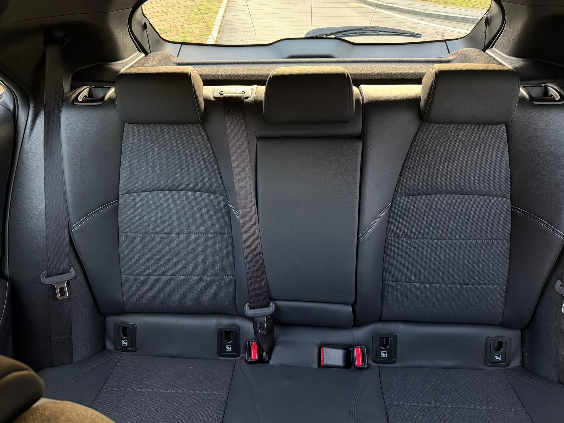 TOYOTA Corolla 1.8 HSD Comfort e-CVT-image-12