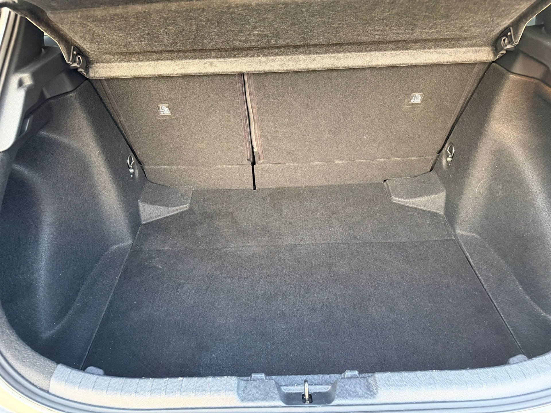 TOYOTA Corolla 1.8 HSD Comfort e-CVT-image-13