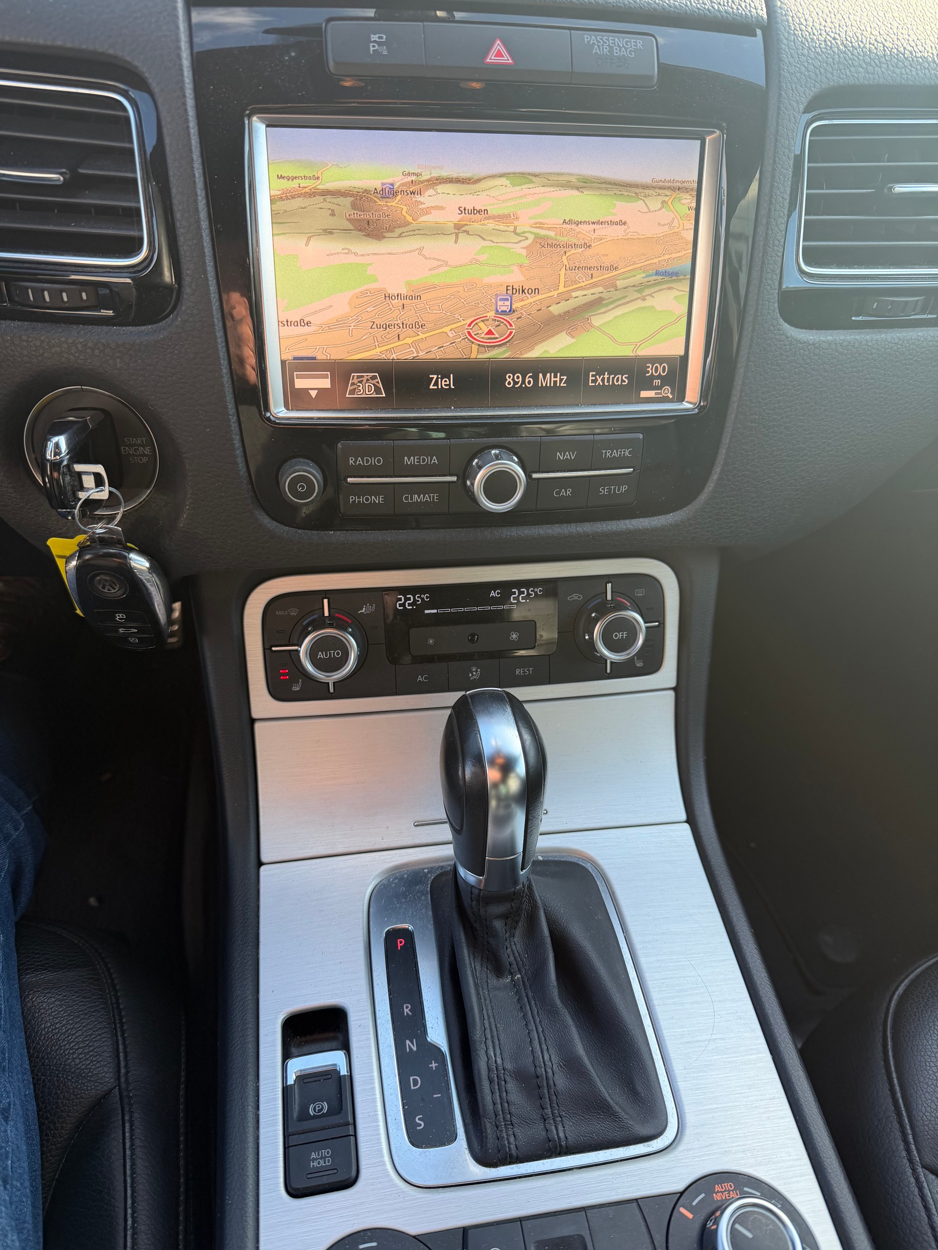VW TOUAREG-image-8