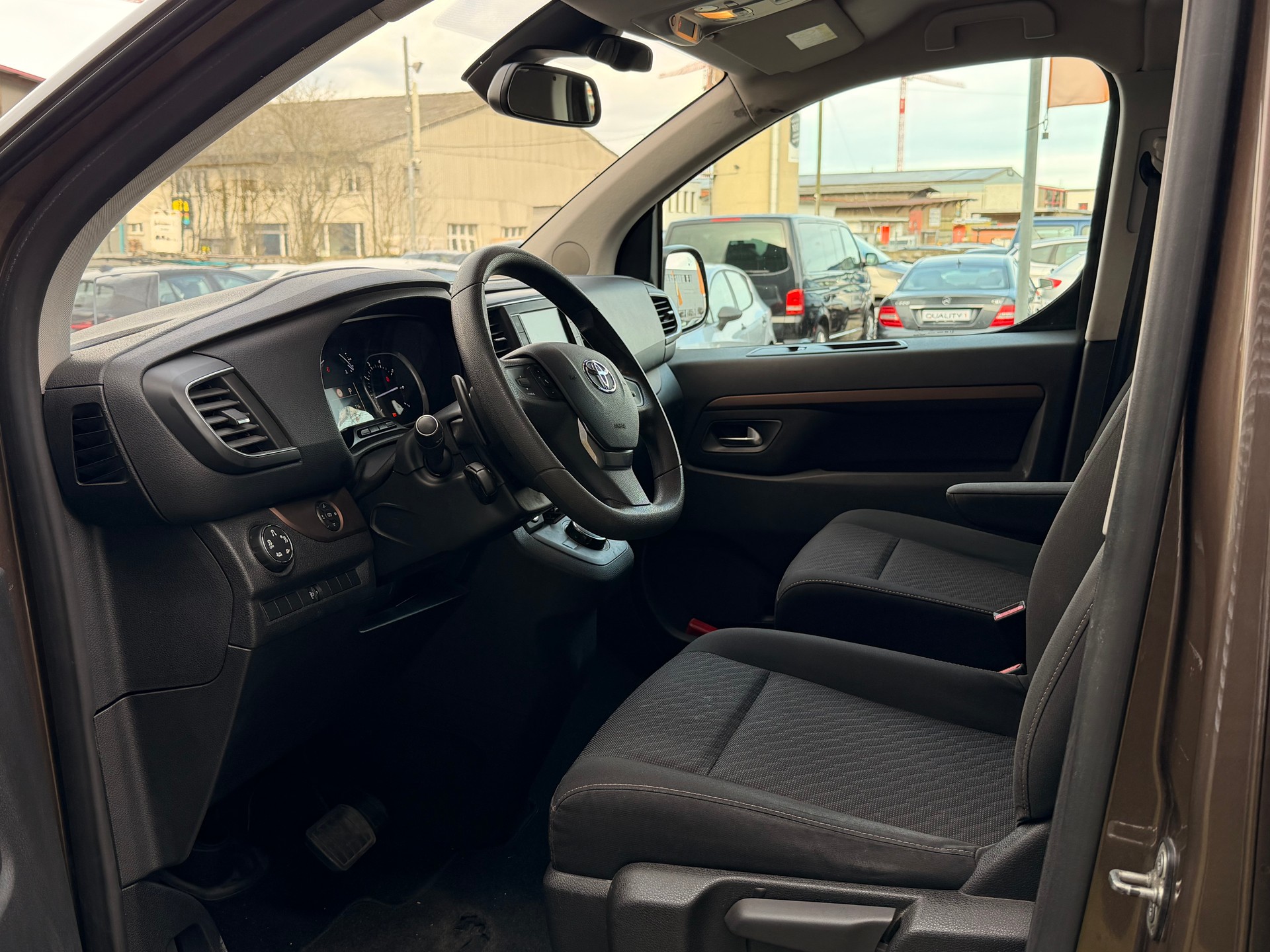 TOYOTA Proace Verso 2.0 D-4D VIP L1 Automatic 8 pLATZ-image-14