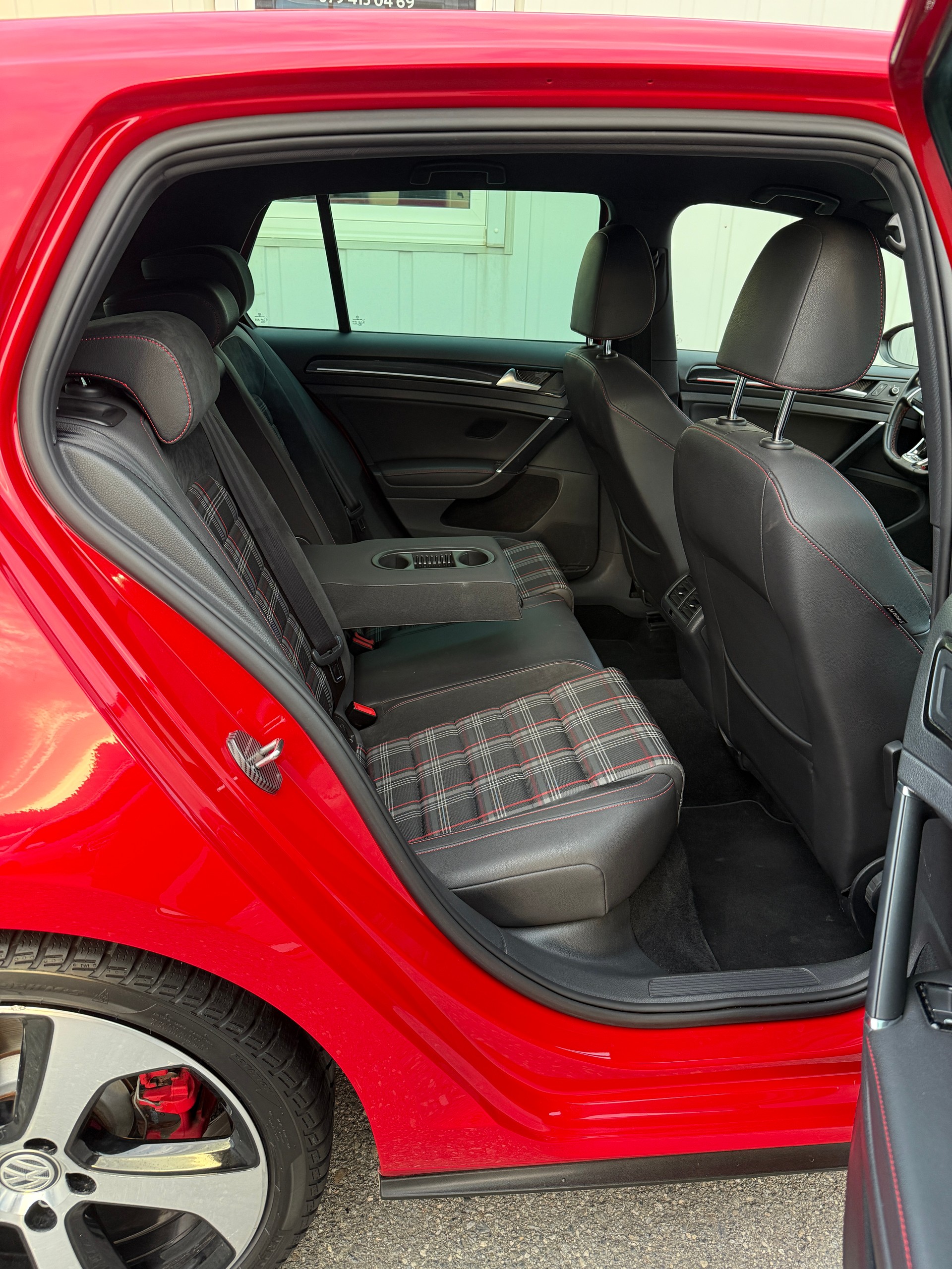 VW Golf 2.0 TSI GTI DSG *FRISCH AB MFK* ALU* XENON*DOTZ 19" ALU*-image-16