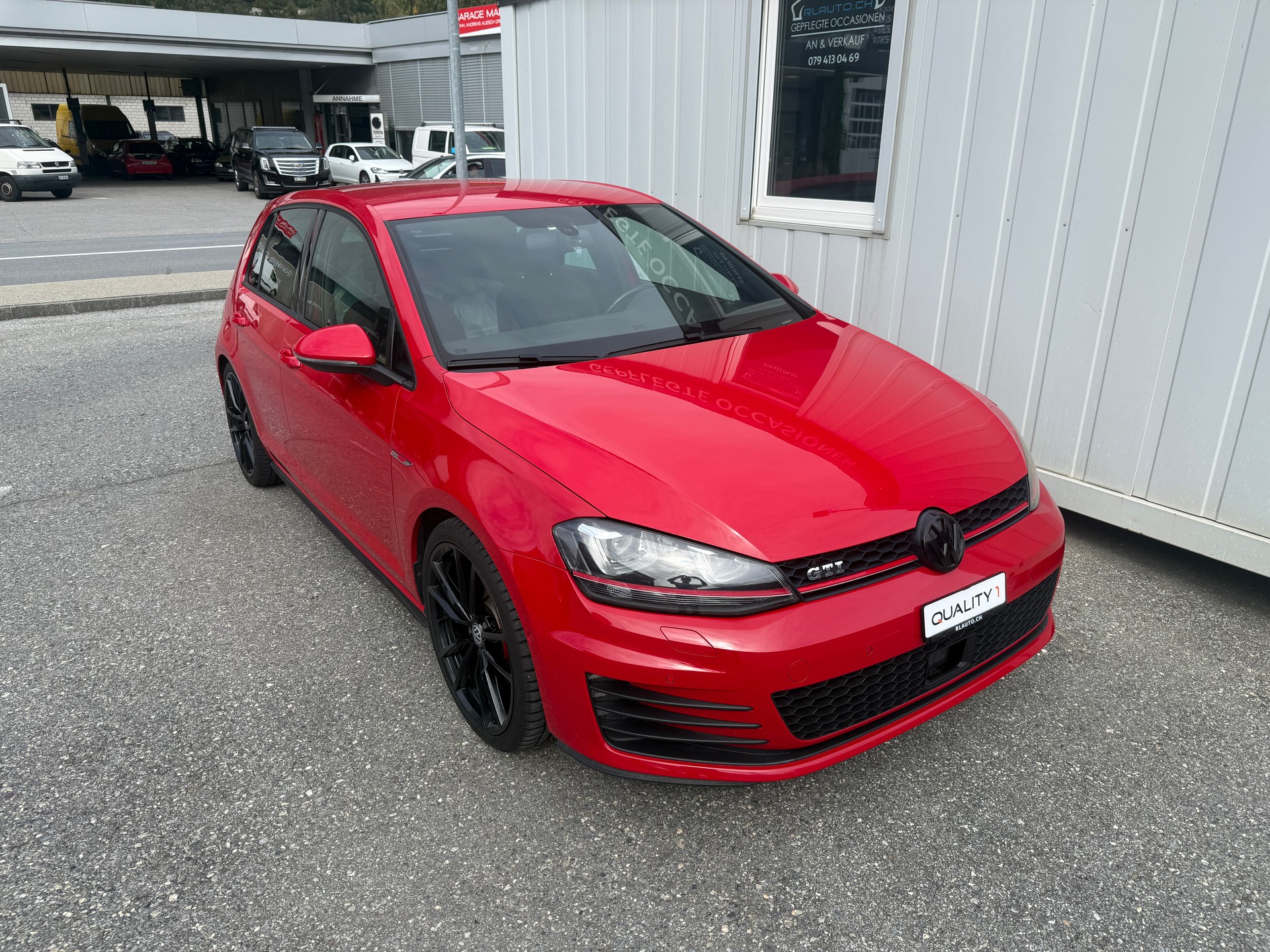 VW Golf 2.0 TSI GTI DSG *FRISCH AB MFK* ALU* XENON*8-FACH ALU*-showroom-element-1