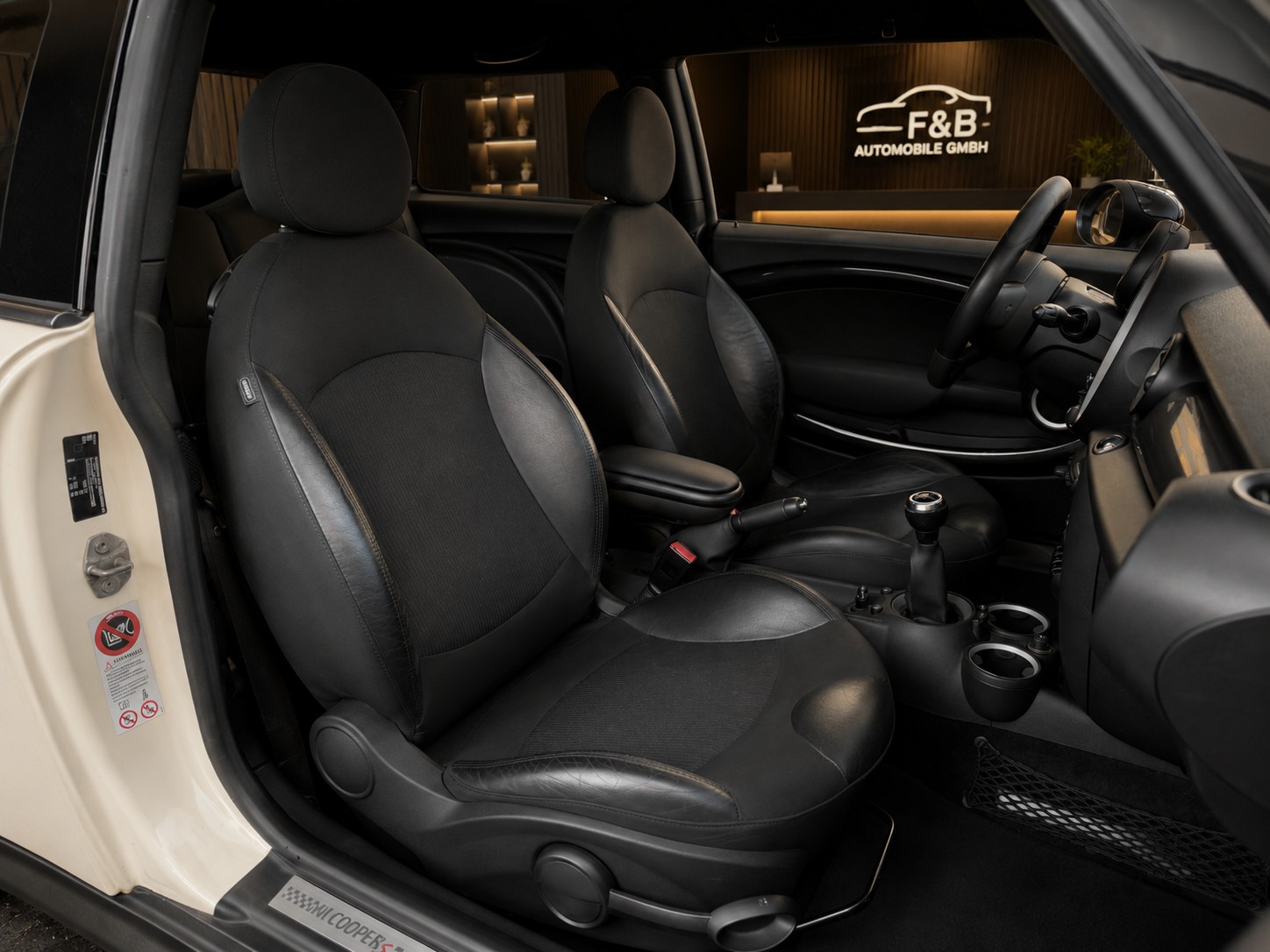 MINI Cooper S-image-12