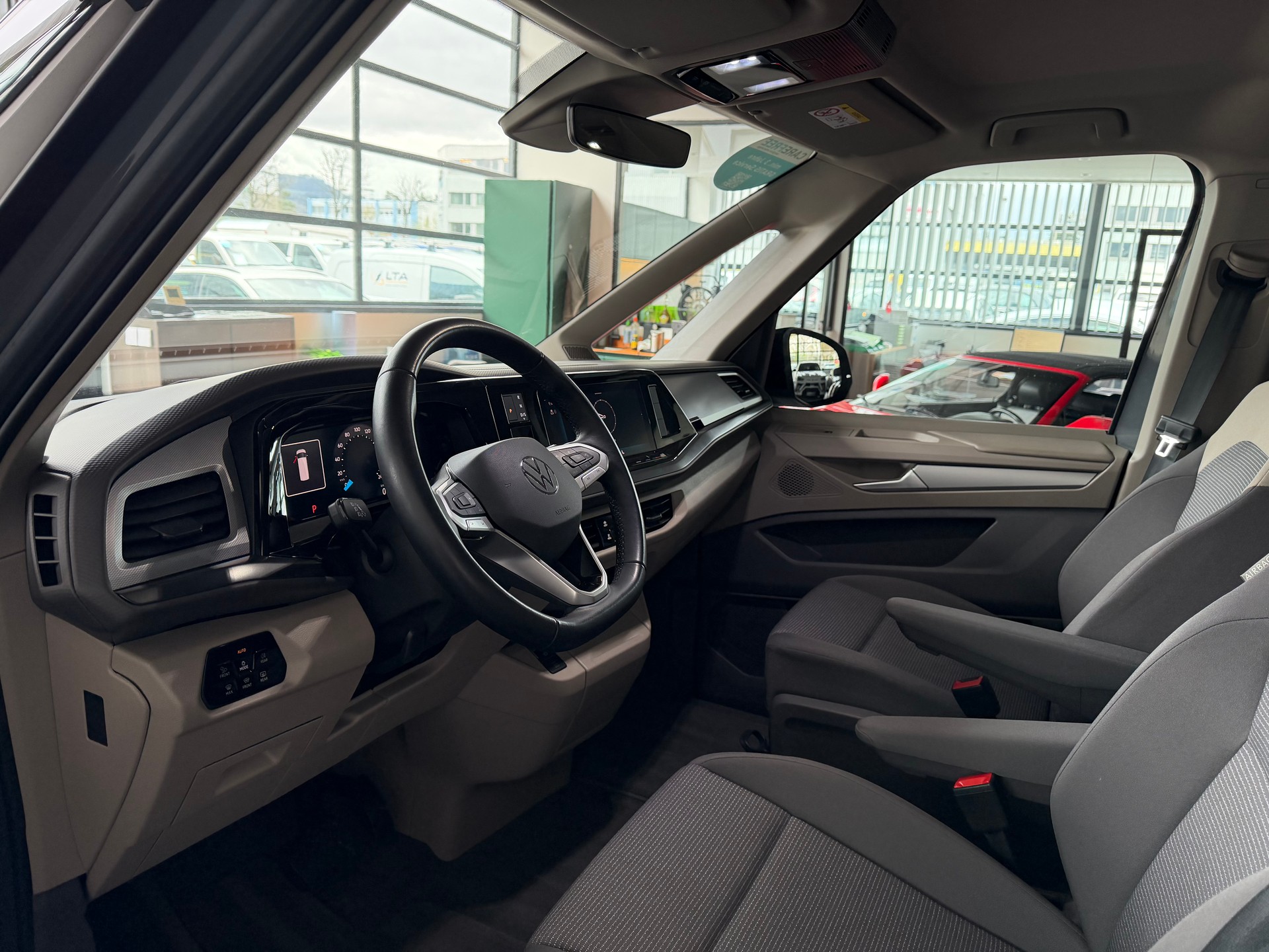 VW Multivan 2.0 TDI 150 PS DSG-image-15