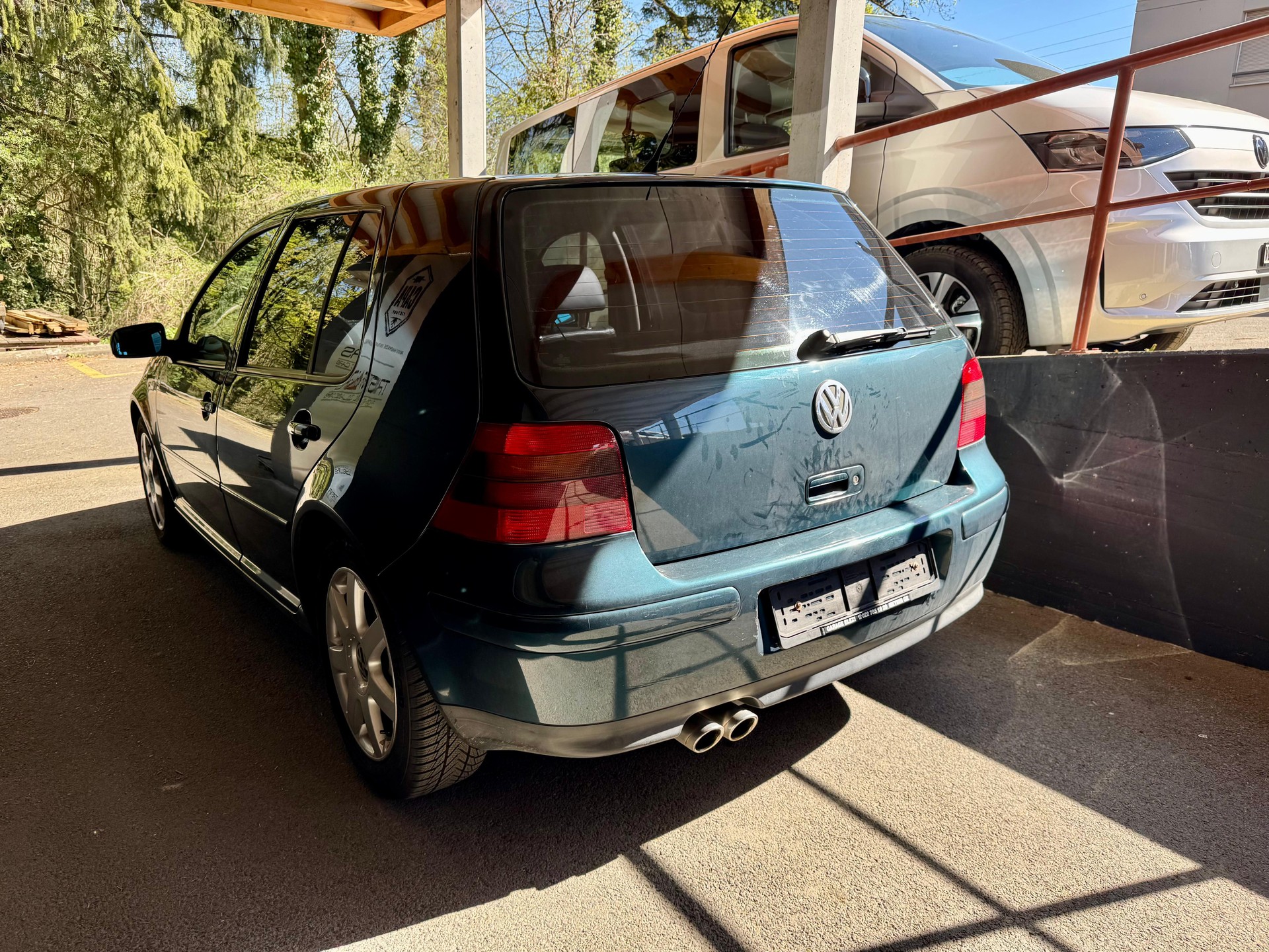 VW Golf 2.8 Highline 4Motion-image-3