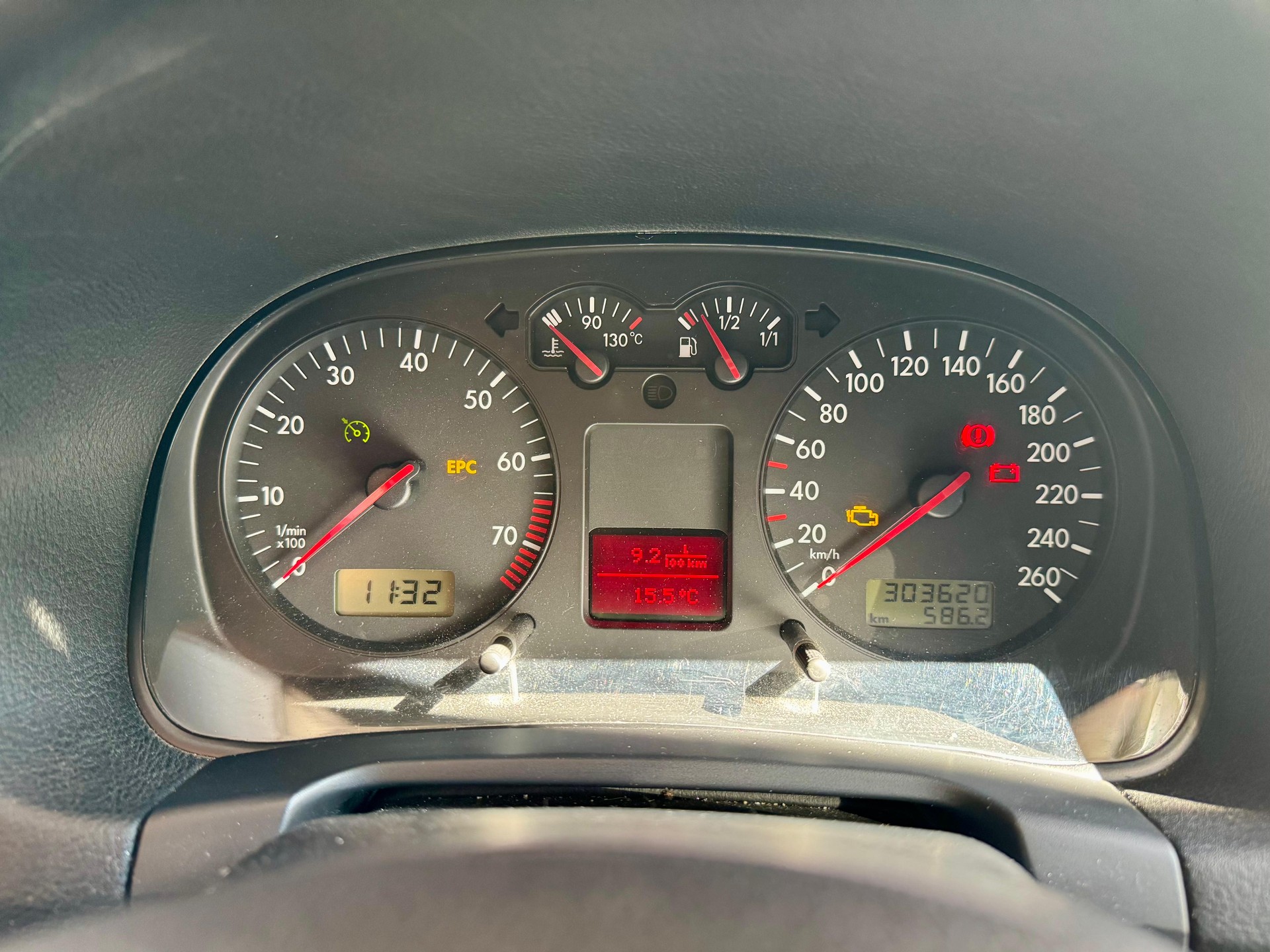 VW Golf 2.8 Highline 4Motion-image-8
