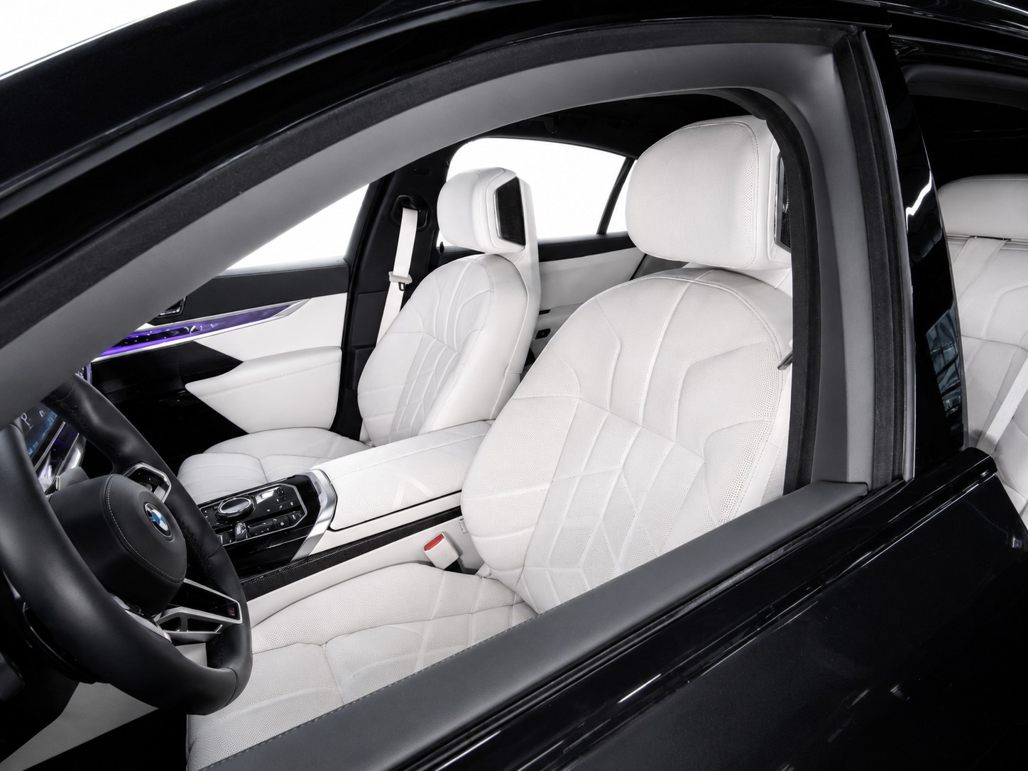 BMW 750e xDrive CH FAHRZEUG-image-9