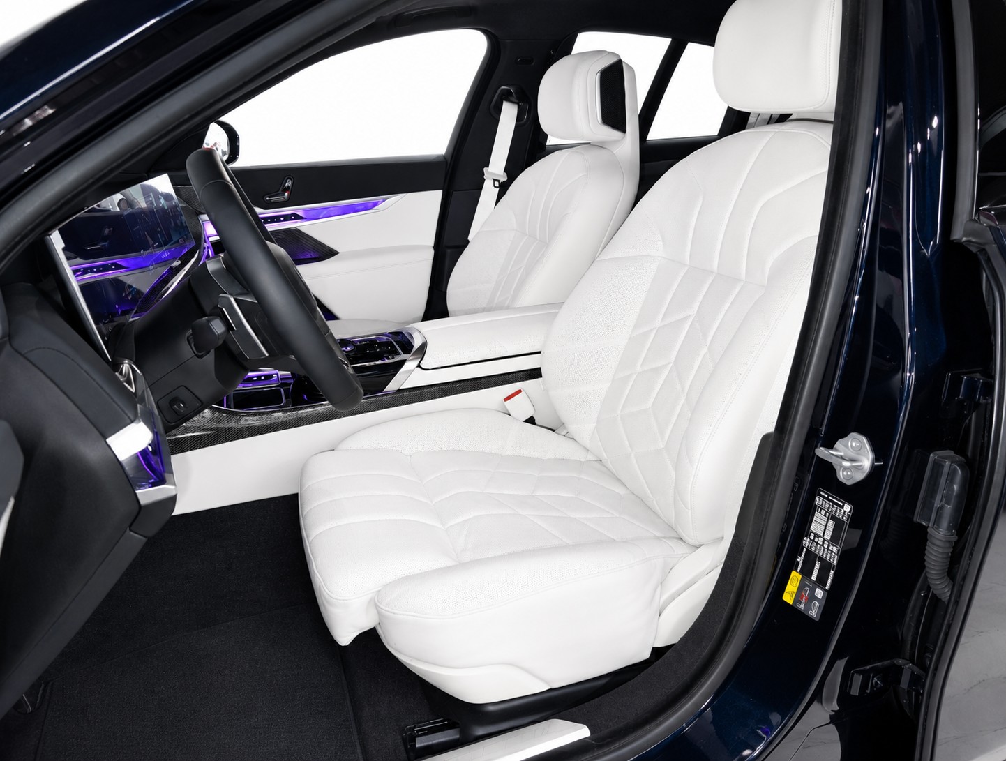 BMW 750e xDrive CH FAHRZEUG-image-7