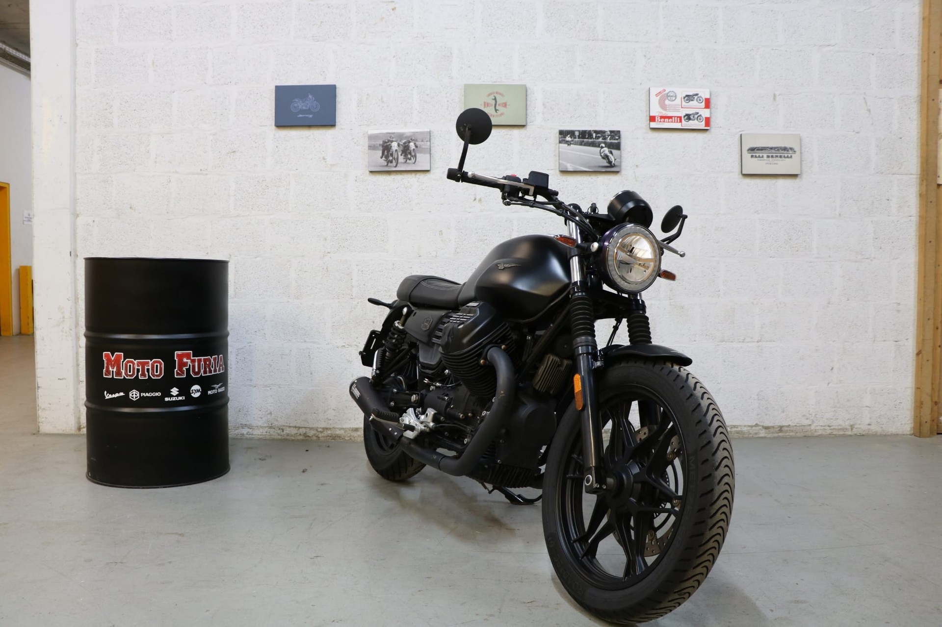 MOTO GUZZI V7 III Stone 750 ABS Night Pack-image-1