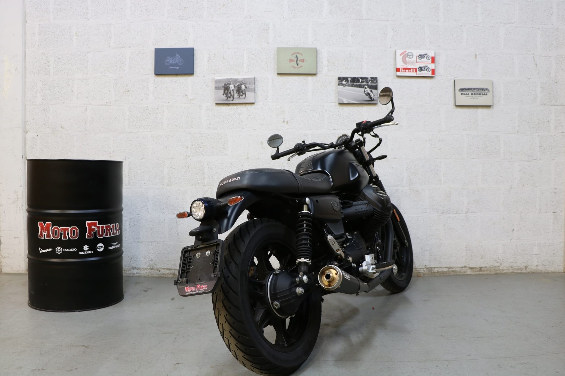 MOTO GUZZI V7 III Stone 750 ABS Night Pack-image-5