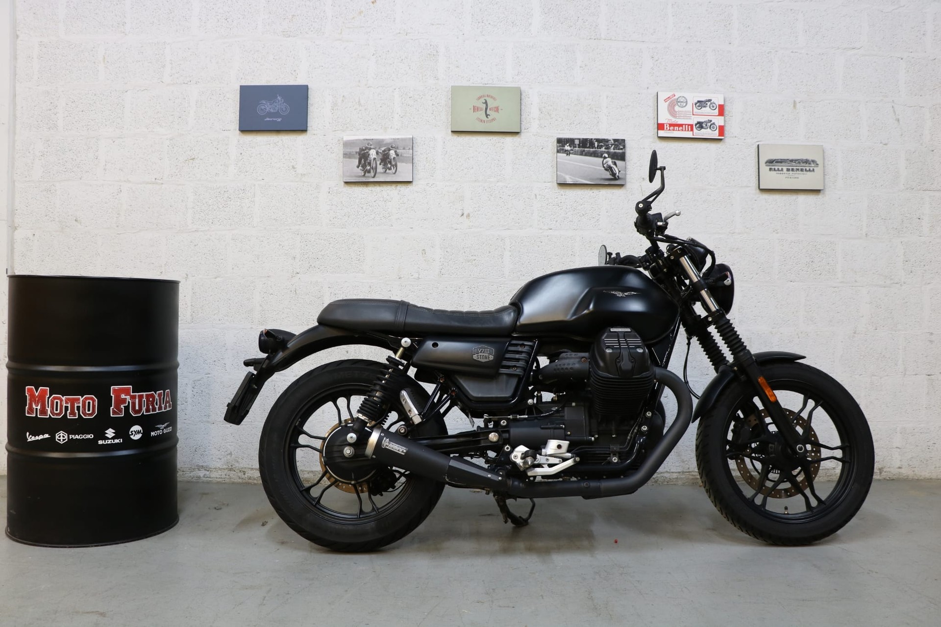 MOTO GUZZI V7 III Stone 750 ABS Night Pack