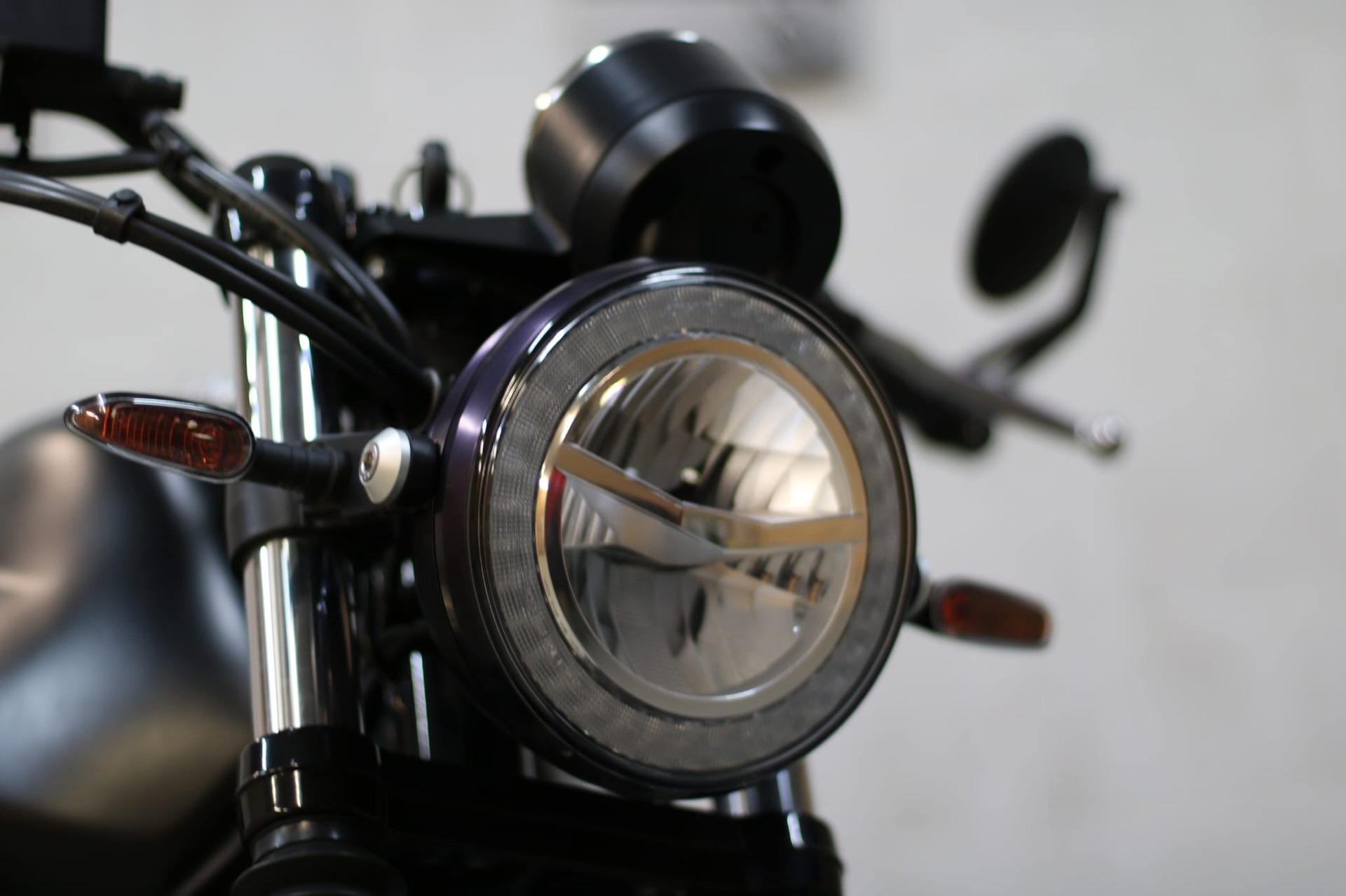 MOTO GUZZI V7 III Stone 750 ABS Night Pack-image-3