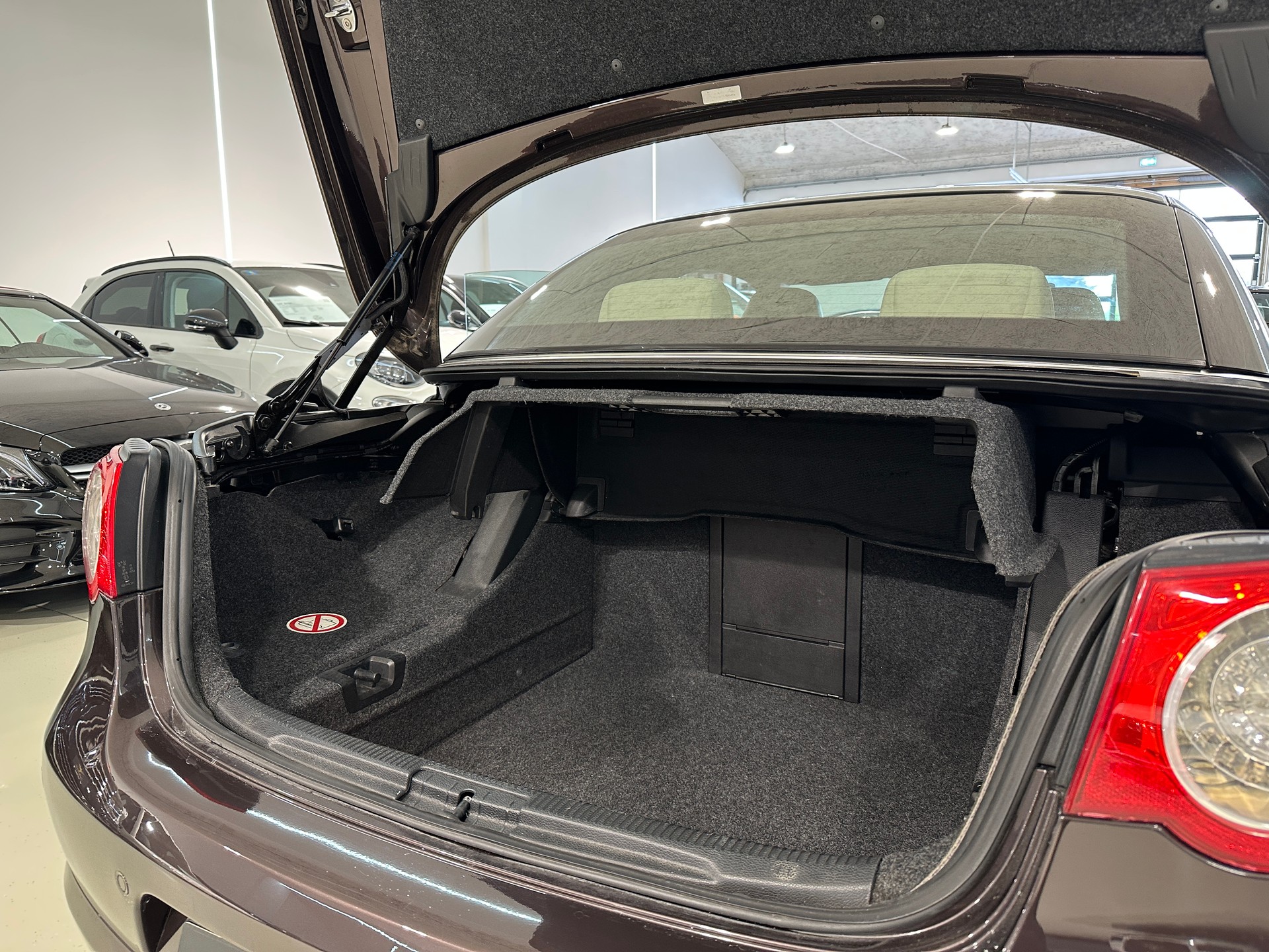 VW Eos 2.0 FSI Turbo Fashion DSG-image-10
