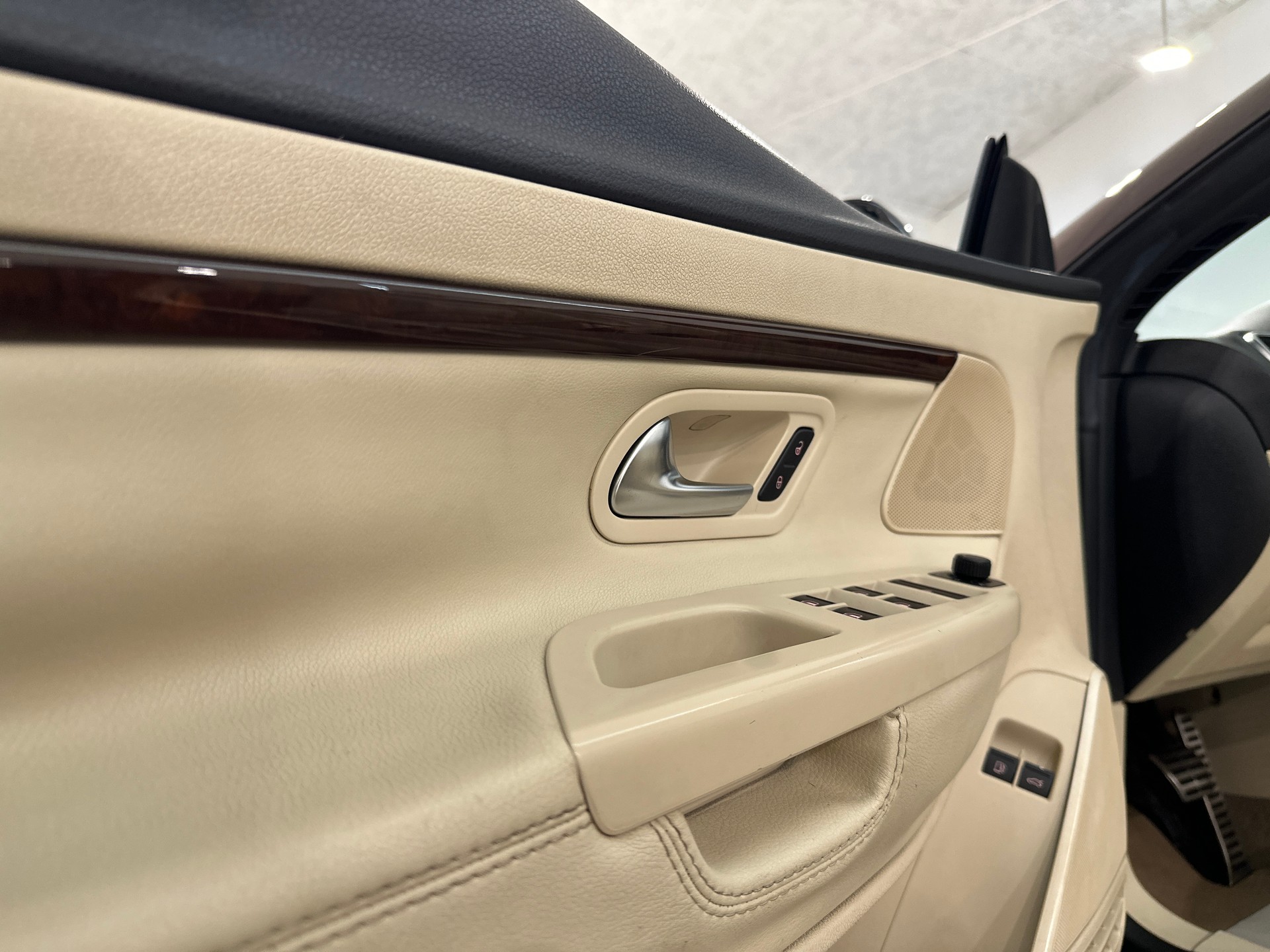 VW Eos 2.0 FSI Turbo Fashion DSG-image-25