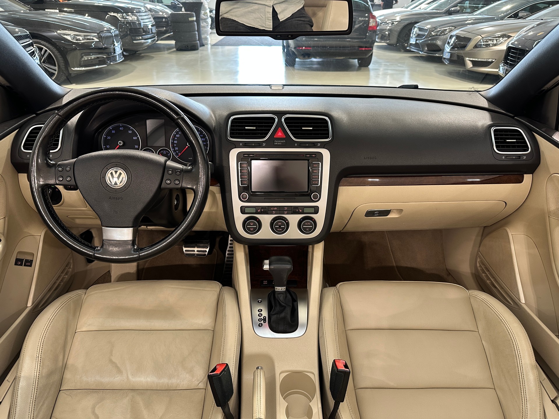 VW Eos 2.0 FSI Turbo Fashion DSG-image-16