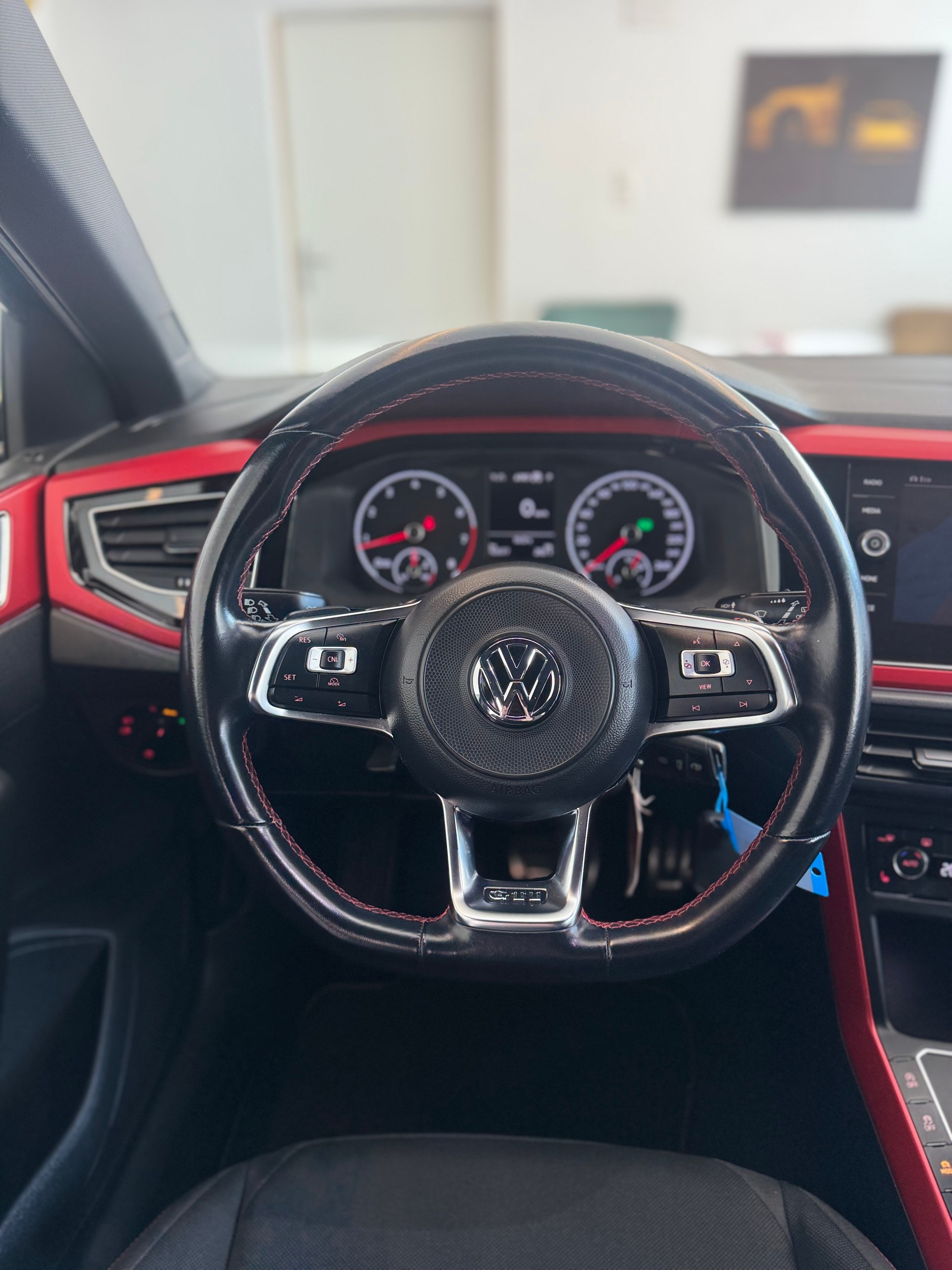 VW Polo 2.0 TSI GTI DSG*CH-Fahrzeug*-image-19