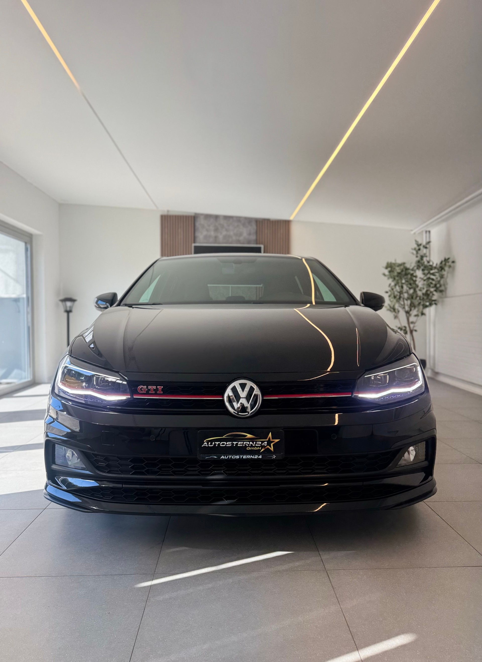VW Polo 2.0 TSI GTI DSG*CH-Fahrzeug*-showroom-element-2