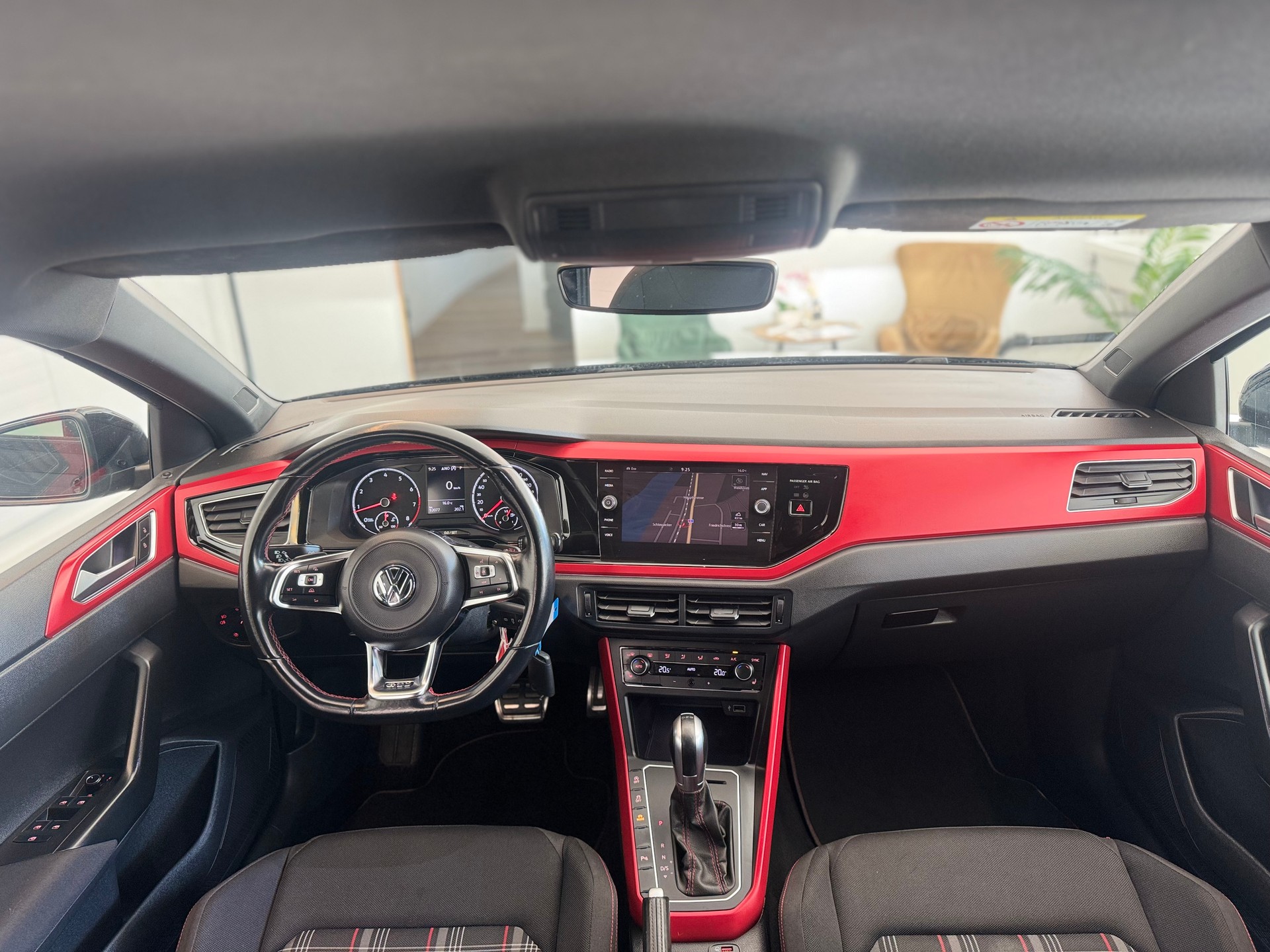 VW Polo 2.0 TSI GTI DSG*CH-Fahrzeug*-image-8
