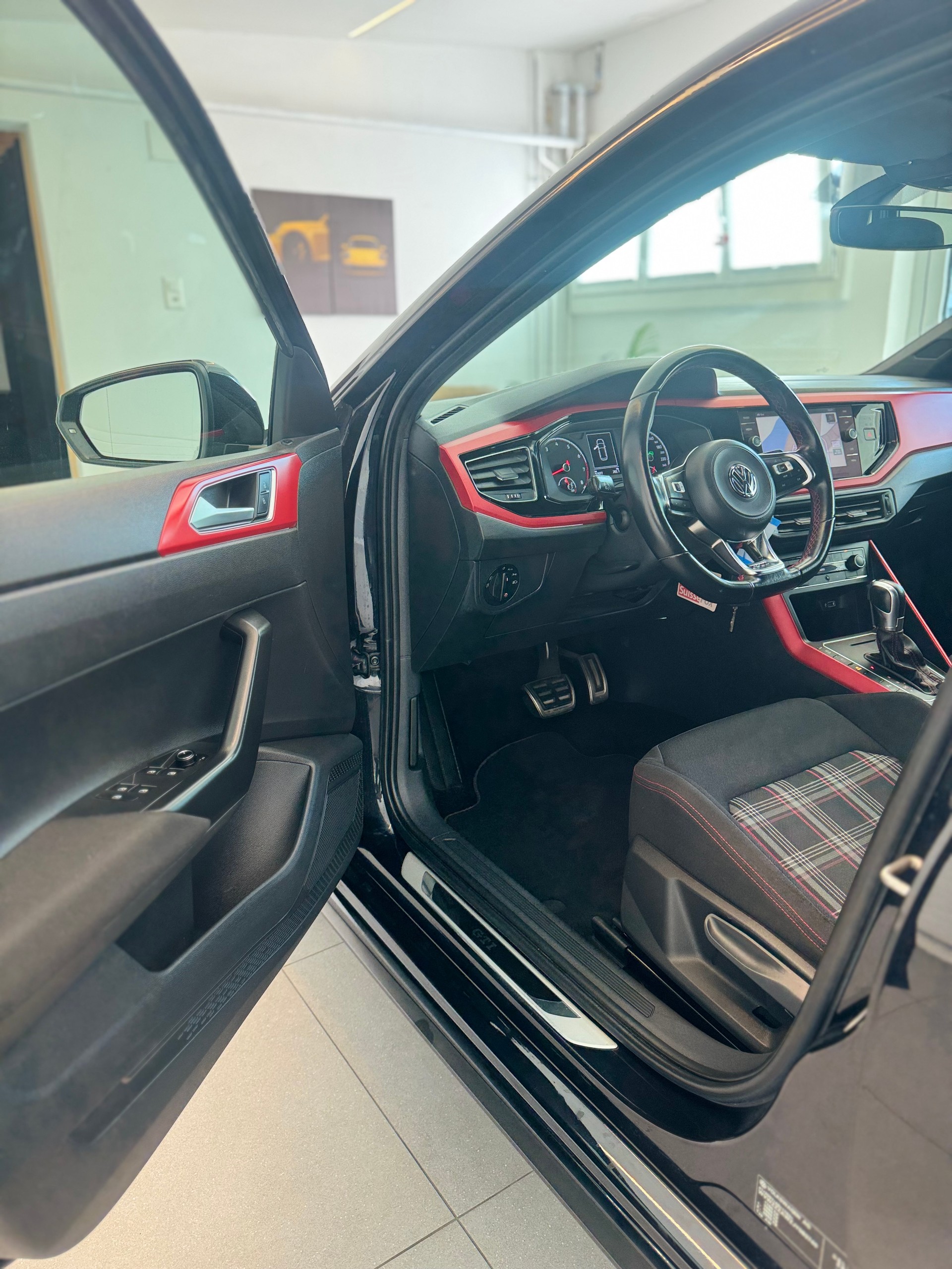 VW Polo 2.0 TSI GTI DSG*CH-Fahrzeug*-image-9