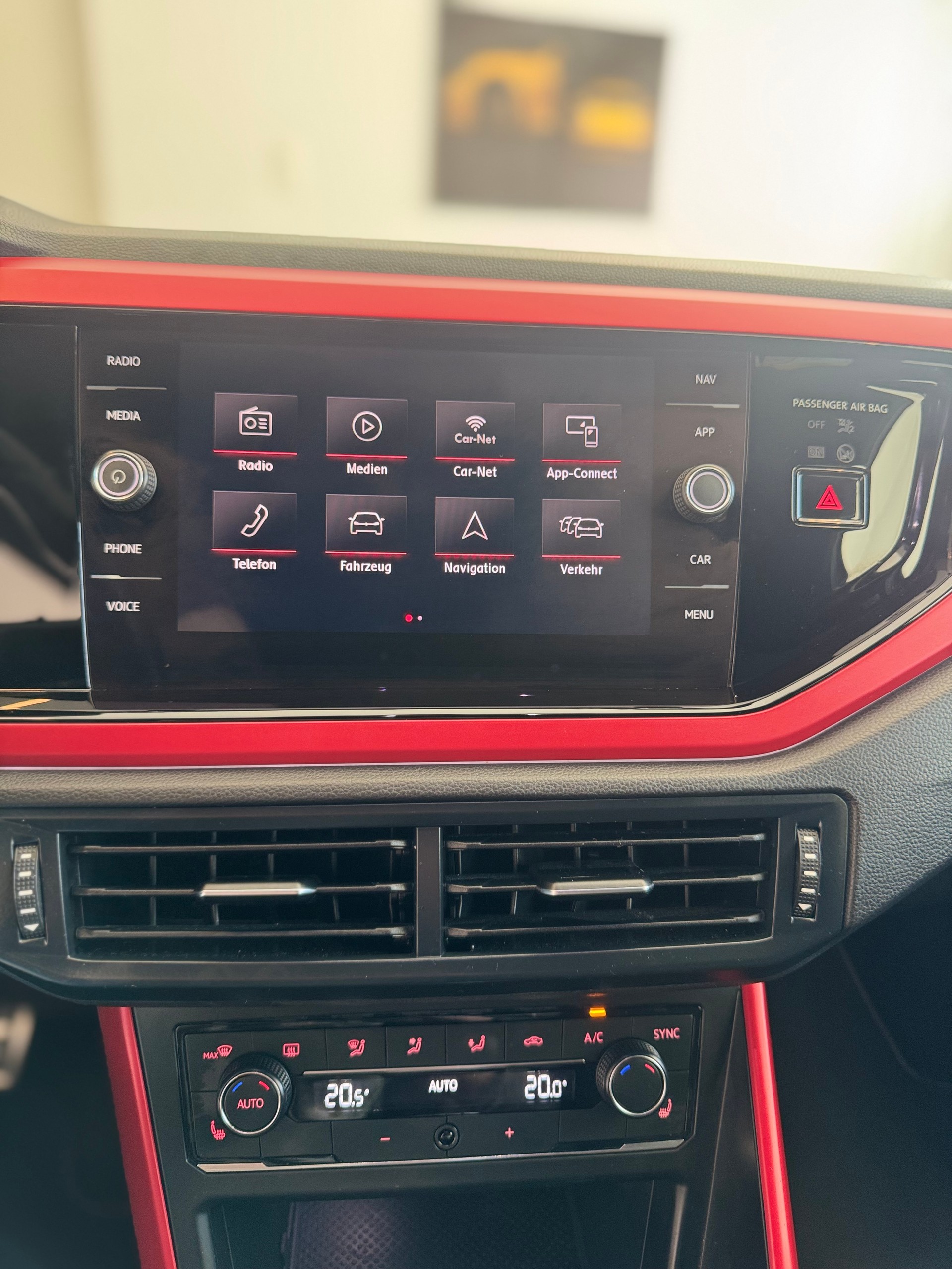 VW Polo 2.0 TSI GTI DSG*CH-Fahrzeug*-image-16