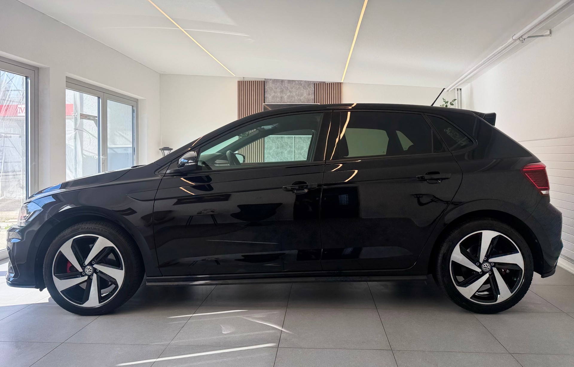 VW Polo 2.0 TSI GTI DSG*CH-Fahrzeug*-image-7
