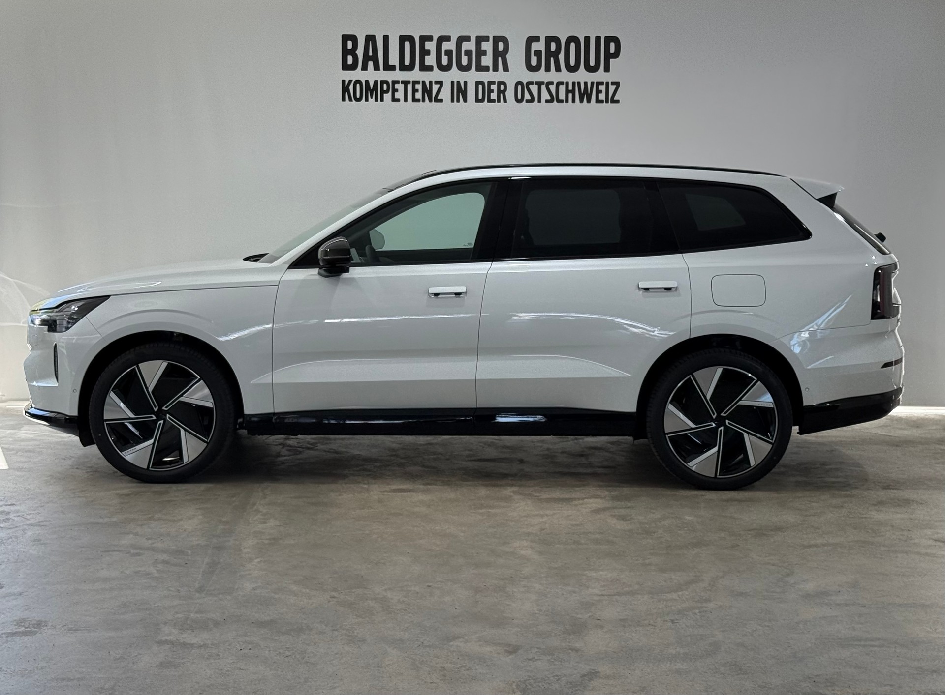 VOLVO EX 90 Twin Ultra AWD-showroom-element-1
