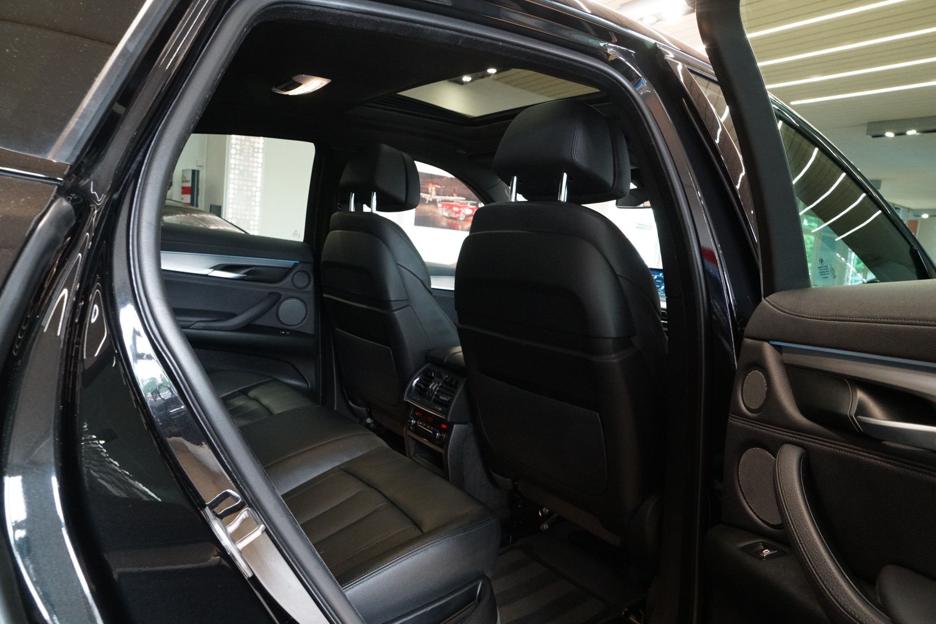 BMW X6 xDrive 40d Steptronic M-Sportpaket-image-17
