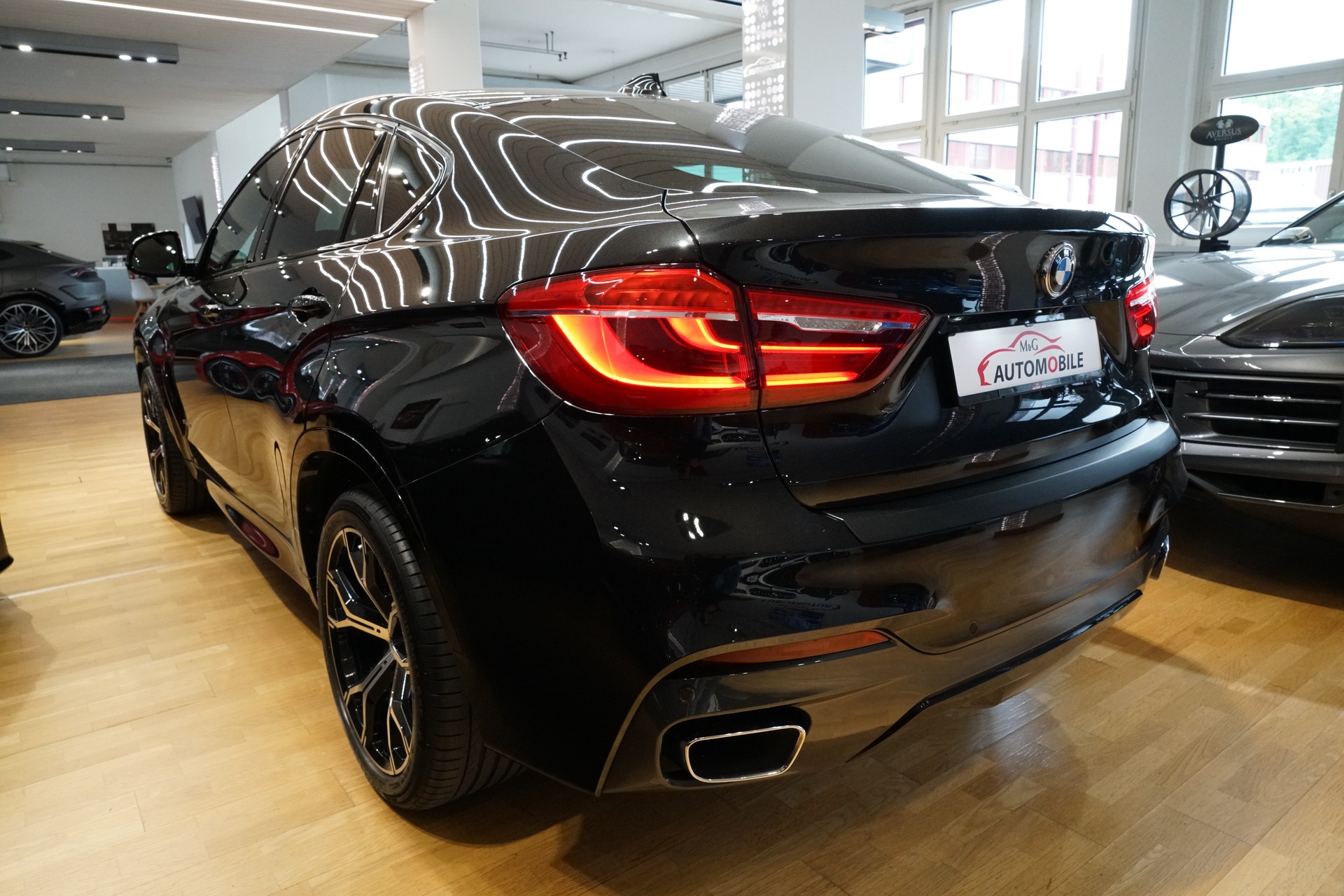 BMW X6 xDrive 40d Steptronic M-Sportpaket-showroom-element-3