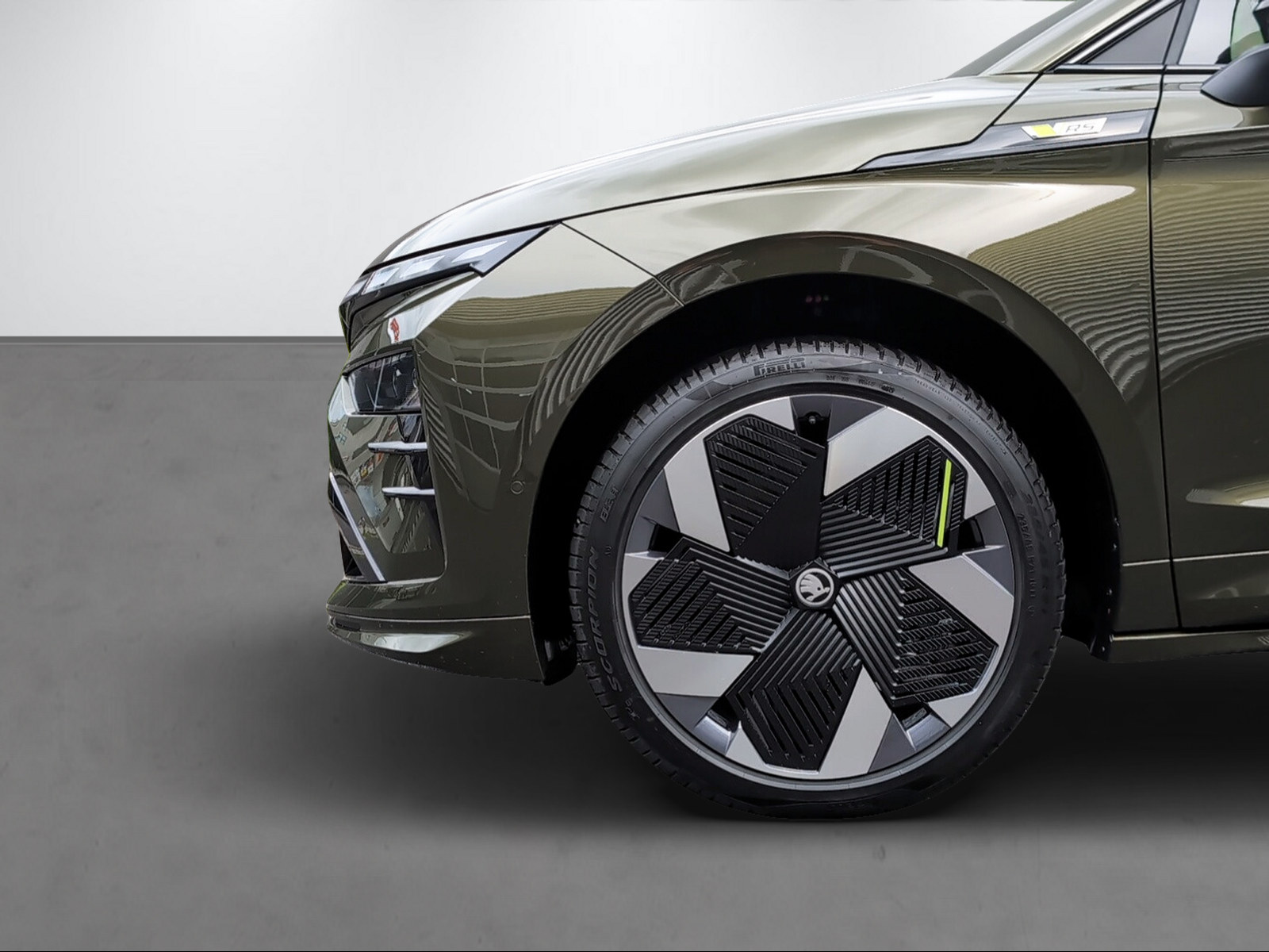 SKODA Enyaq RS 4x4-showroom-element-3