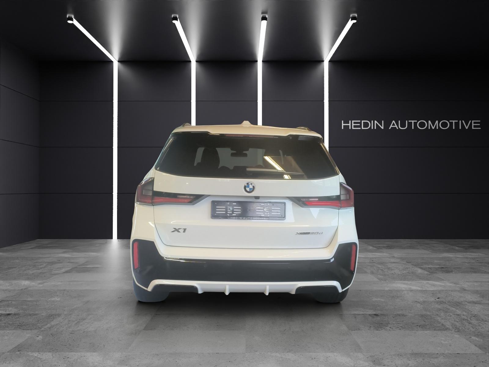 BMW X1 20d xDrive paddles-showroom-element-3