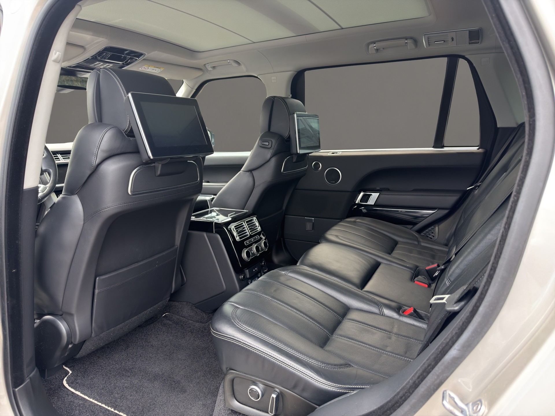 LAND ROVER Range Rover 3.0 SDV6 Hybrid Autobiography Aut.-image-21
