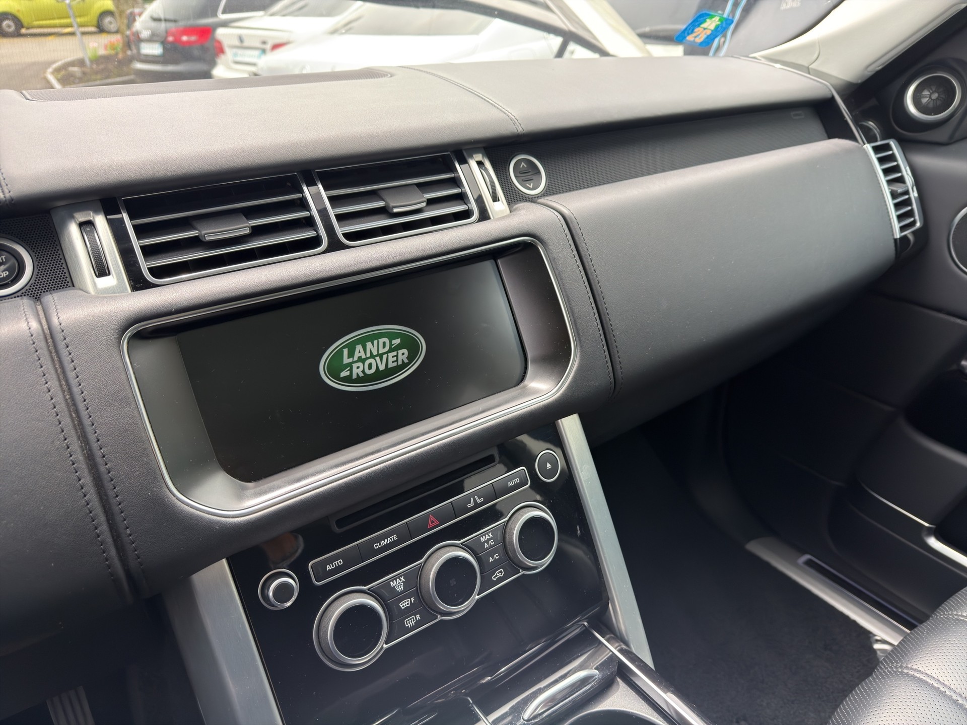 LAND ROVER Range Rover 3.0 SDV6 Hybrid Autobiography Aut.-image-14
