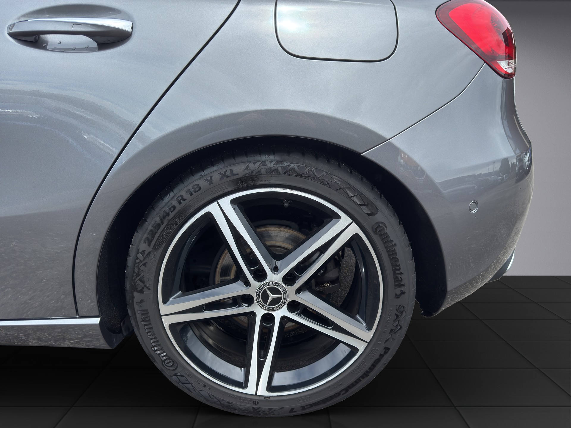 MERCEDES-BENZ A 180 Progressive-image-4