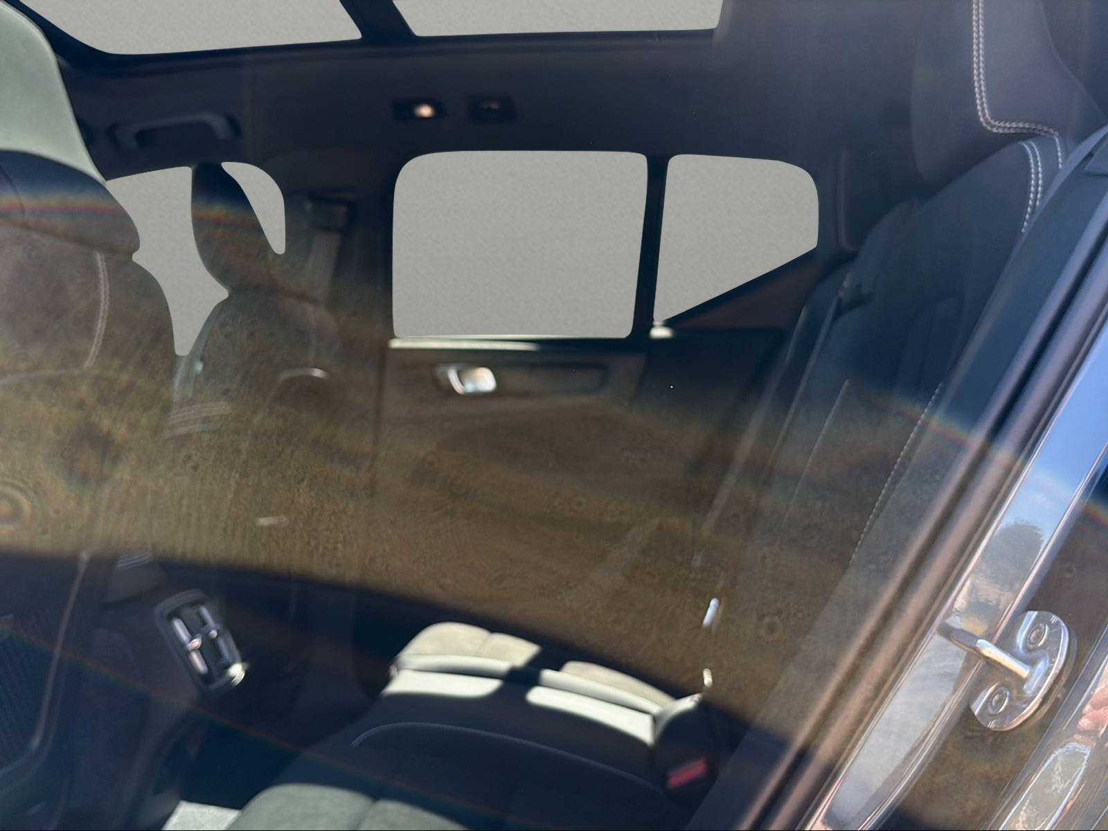 VOLVO XC40 B3 Benzin Mild Hybrid Plus Dark DCT-image-6
