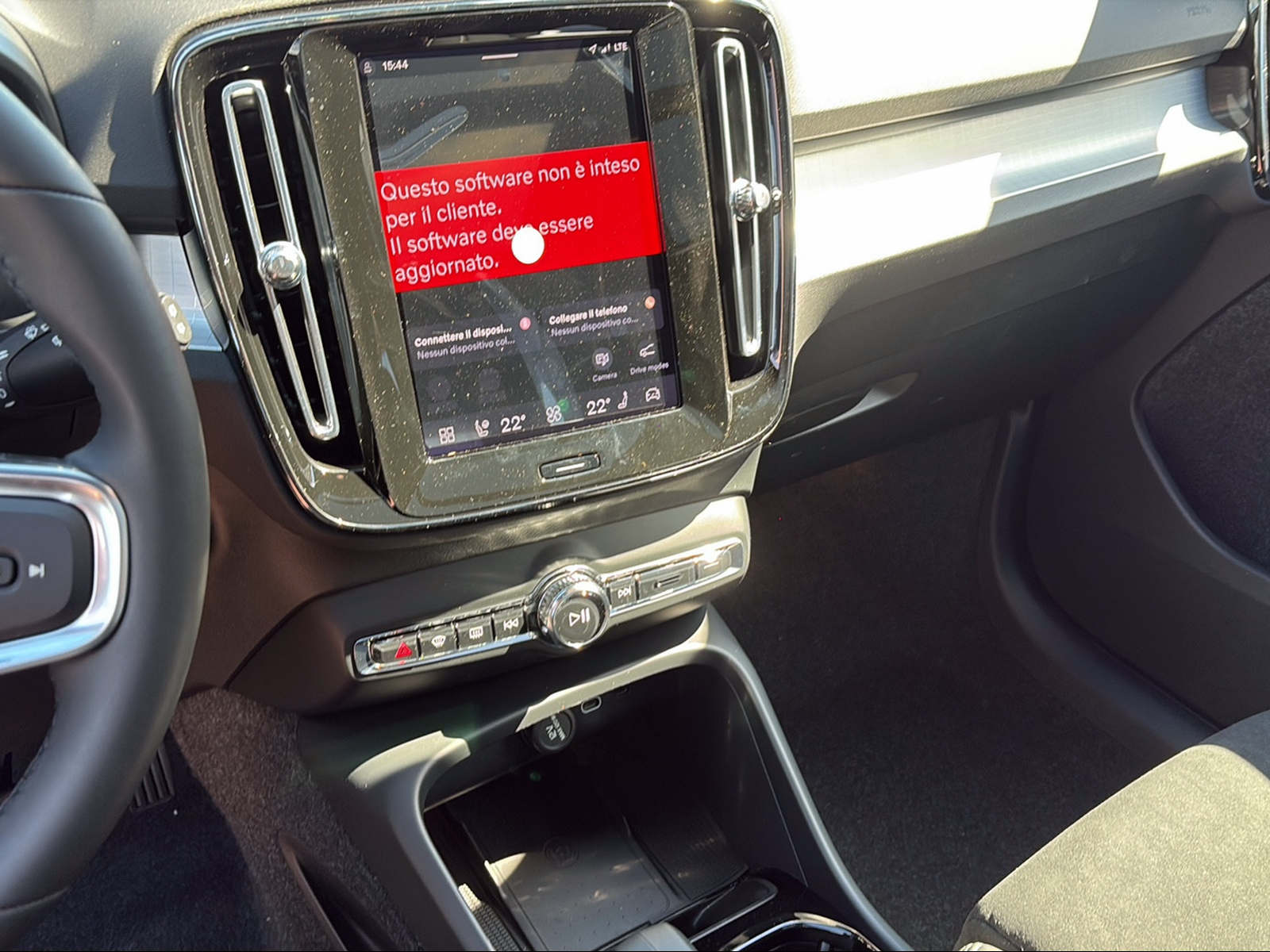 VOLVO XC40 B3 Benzin Mild Hybrid Plus Dark DCT-image-5
