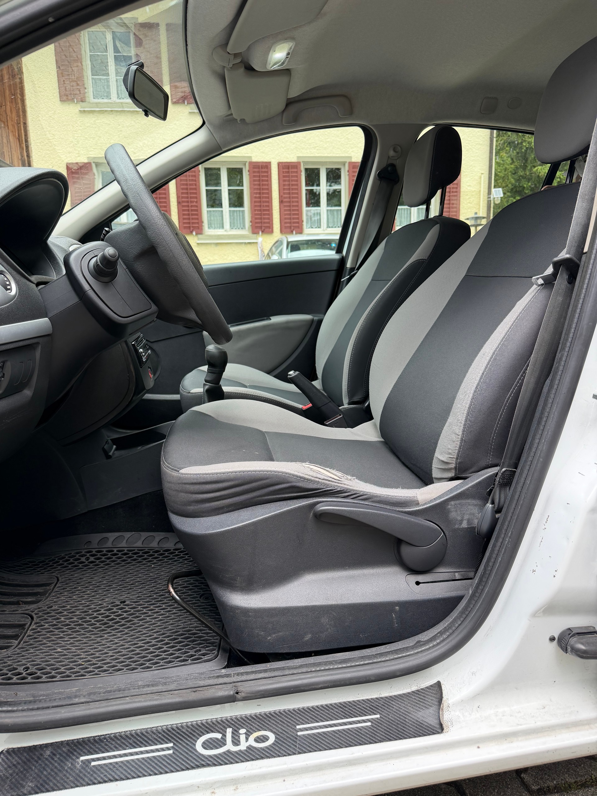 RENAULT Clio Grandtour 1.2 16V Expression-image-5