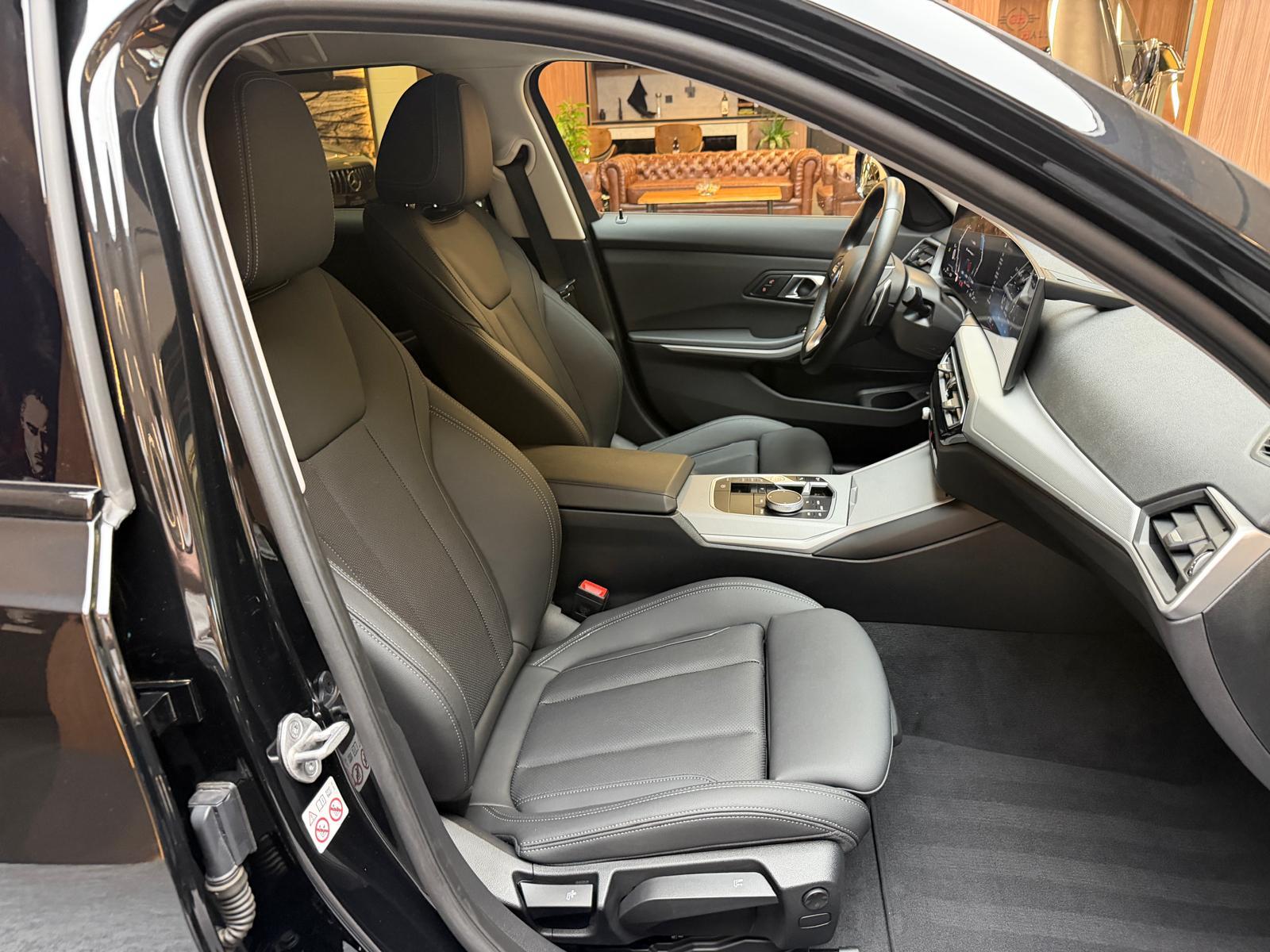 BMW 320d SAG Touring-image-15
