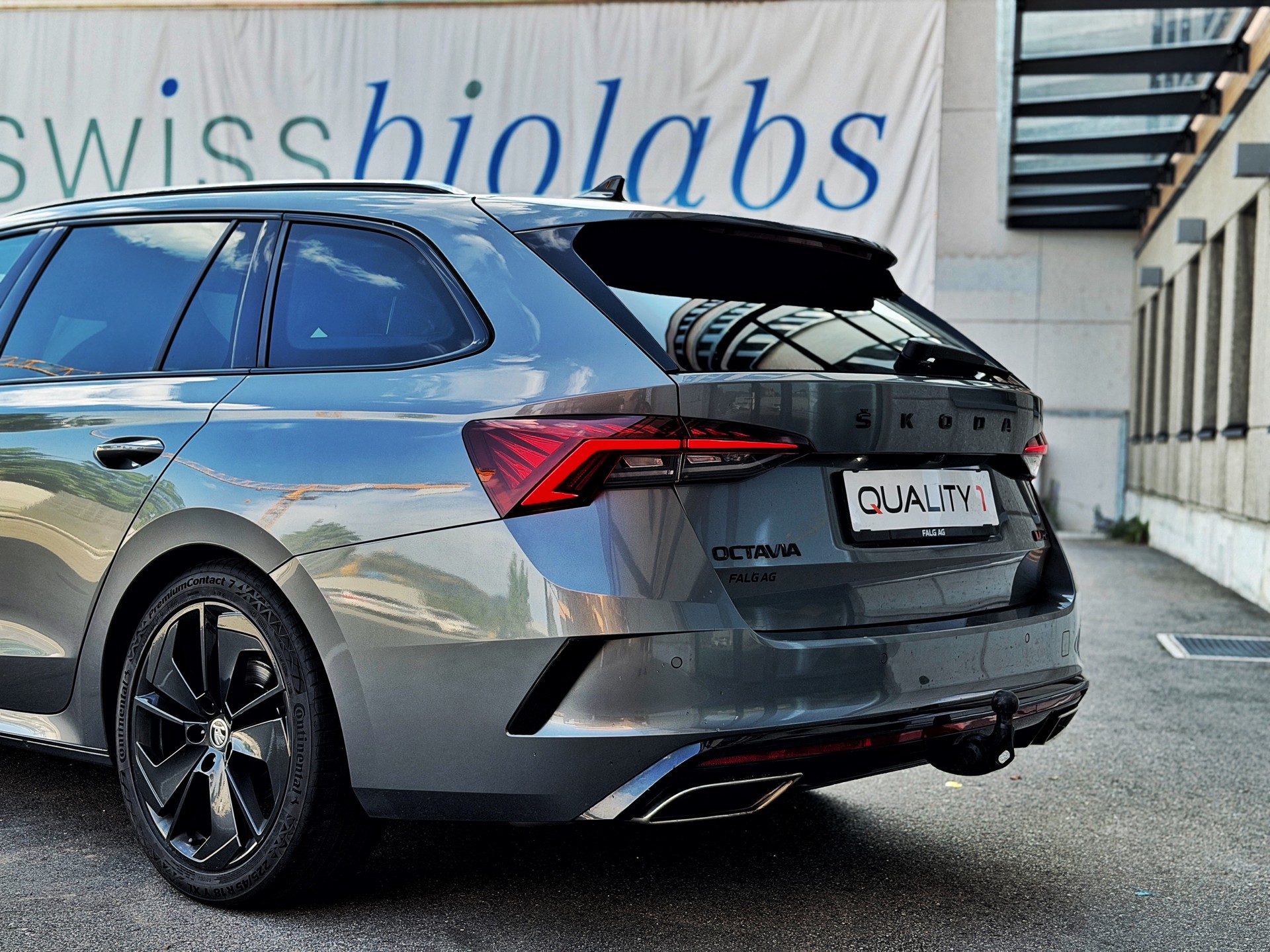 SKODA Octavia Combi 2.0 TDI DSG RS 4x4-image-11