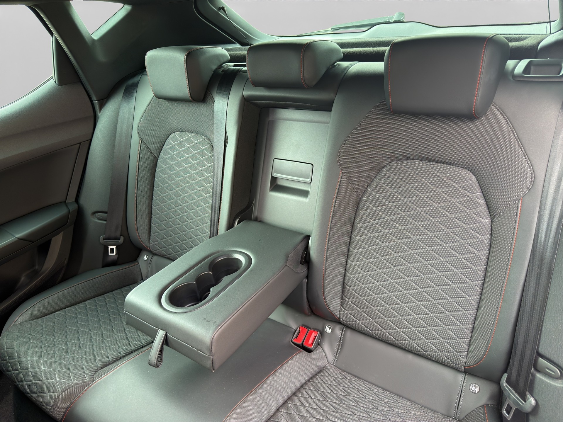 SEAT Leon 1.5 eTSI mHEV DSG Music Edition-image-11