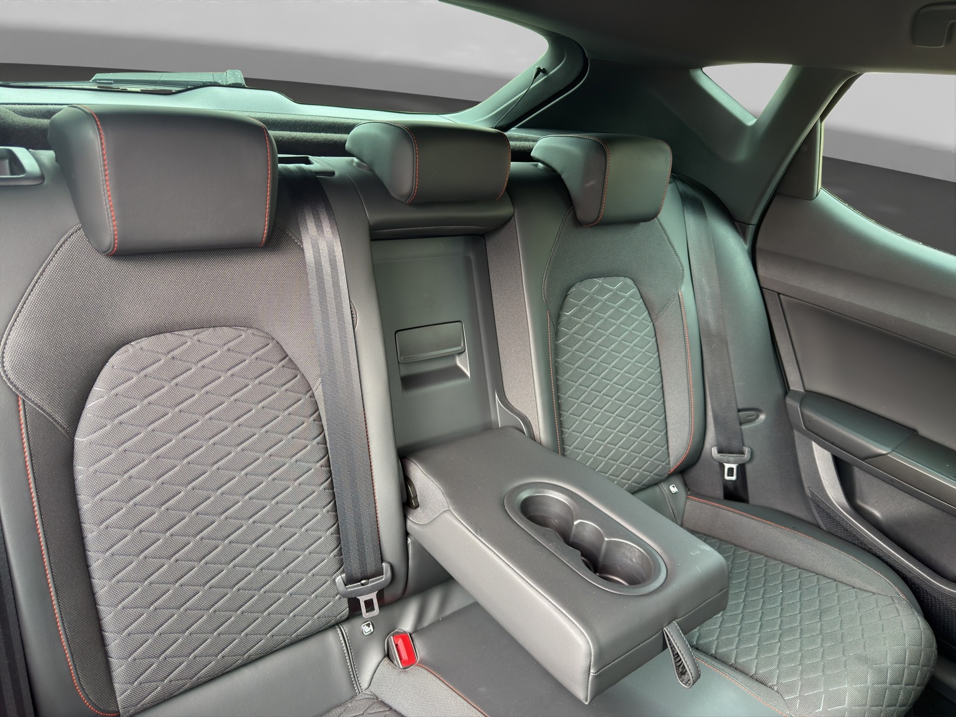 SEAT Leon 1.5 eTSI mHEV DSG Music Edition-image-10
