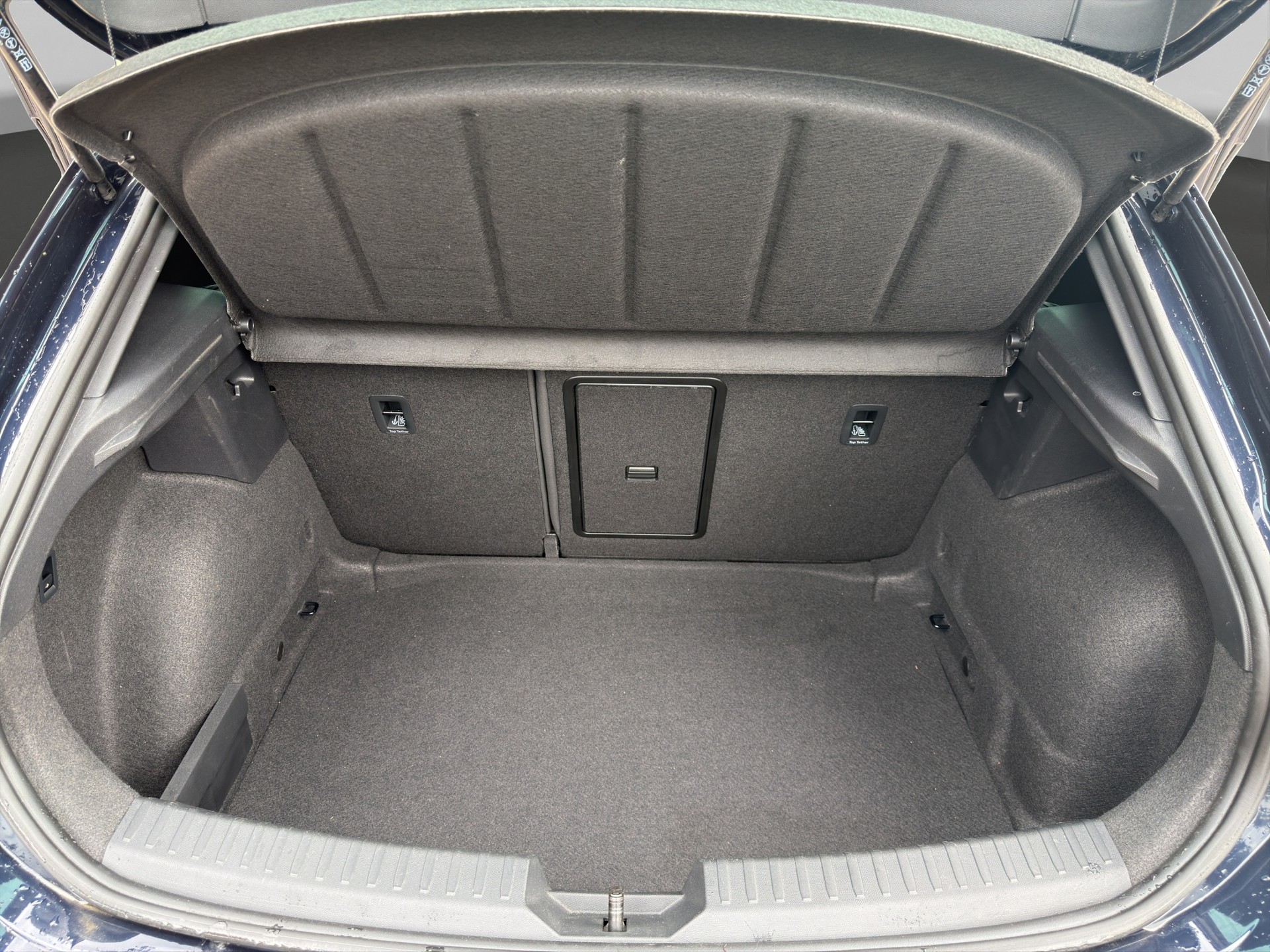 SEAT Leon 1.5 eTSI mHEV DSG Music Edition-image-17