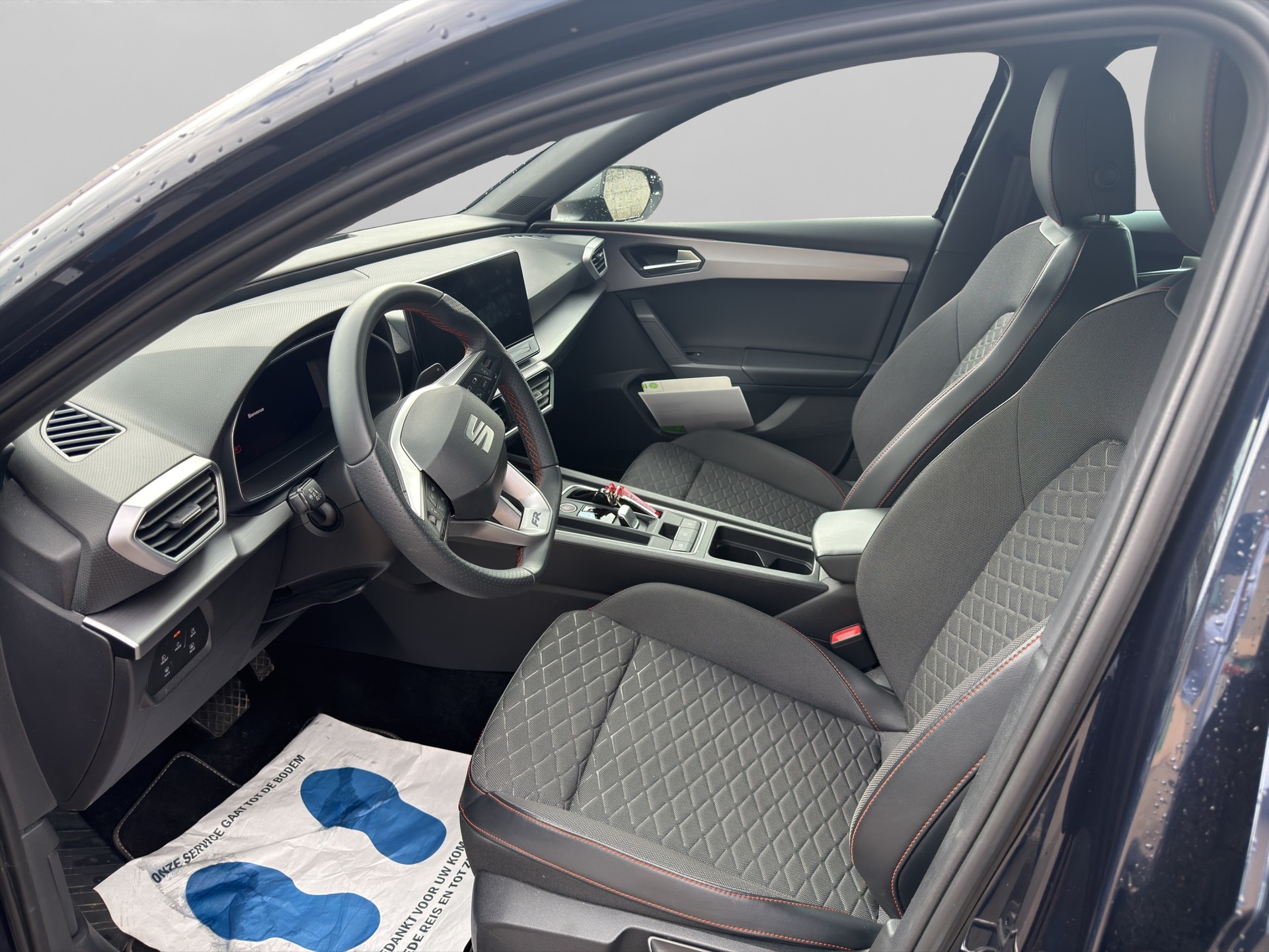 SEAT Leon 1.5 eTSI mHEV DSG Music Edition-image-8