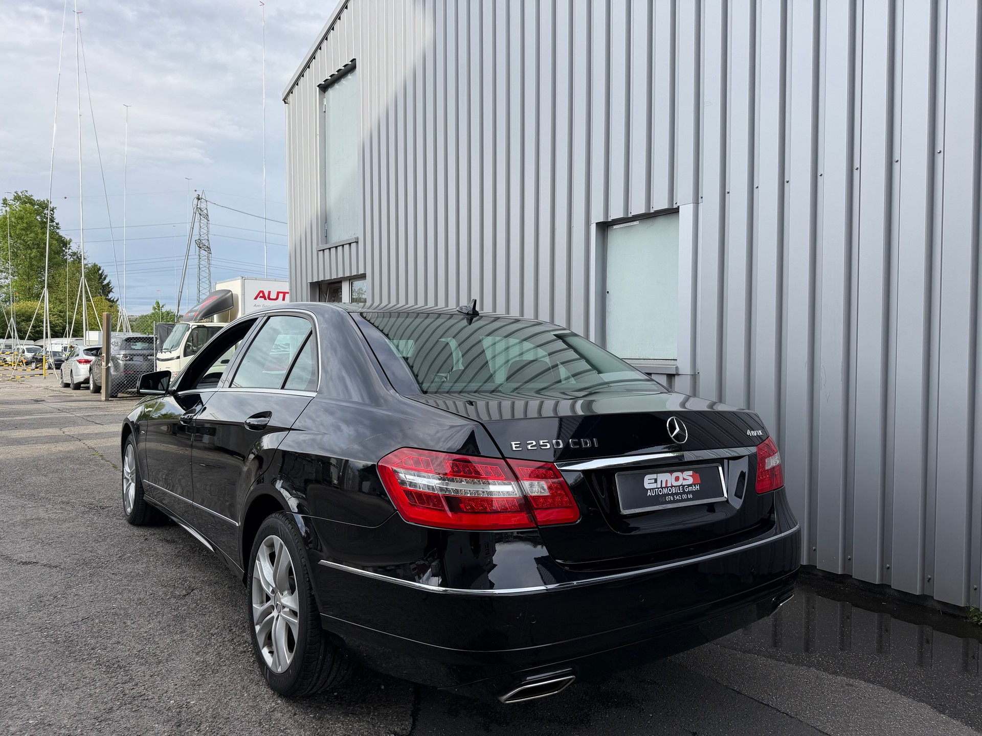 MERCEDES-BENZ E 250 CDI BlueEfficiency Elégance 4Matic 7G-Tronic-image-4