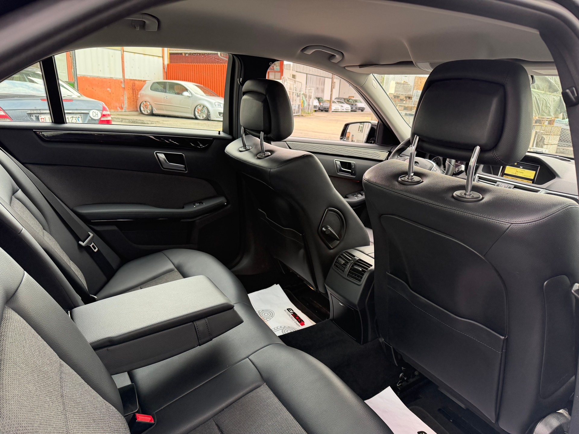 MERCEDES-BENZ E 250 CDI BlueEfficiency Elégance 4Matic 7G-Tronic-image-10