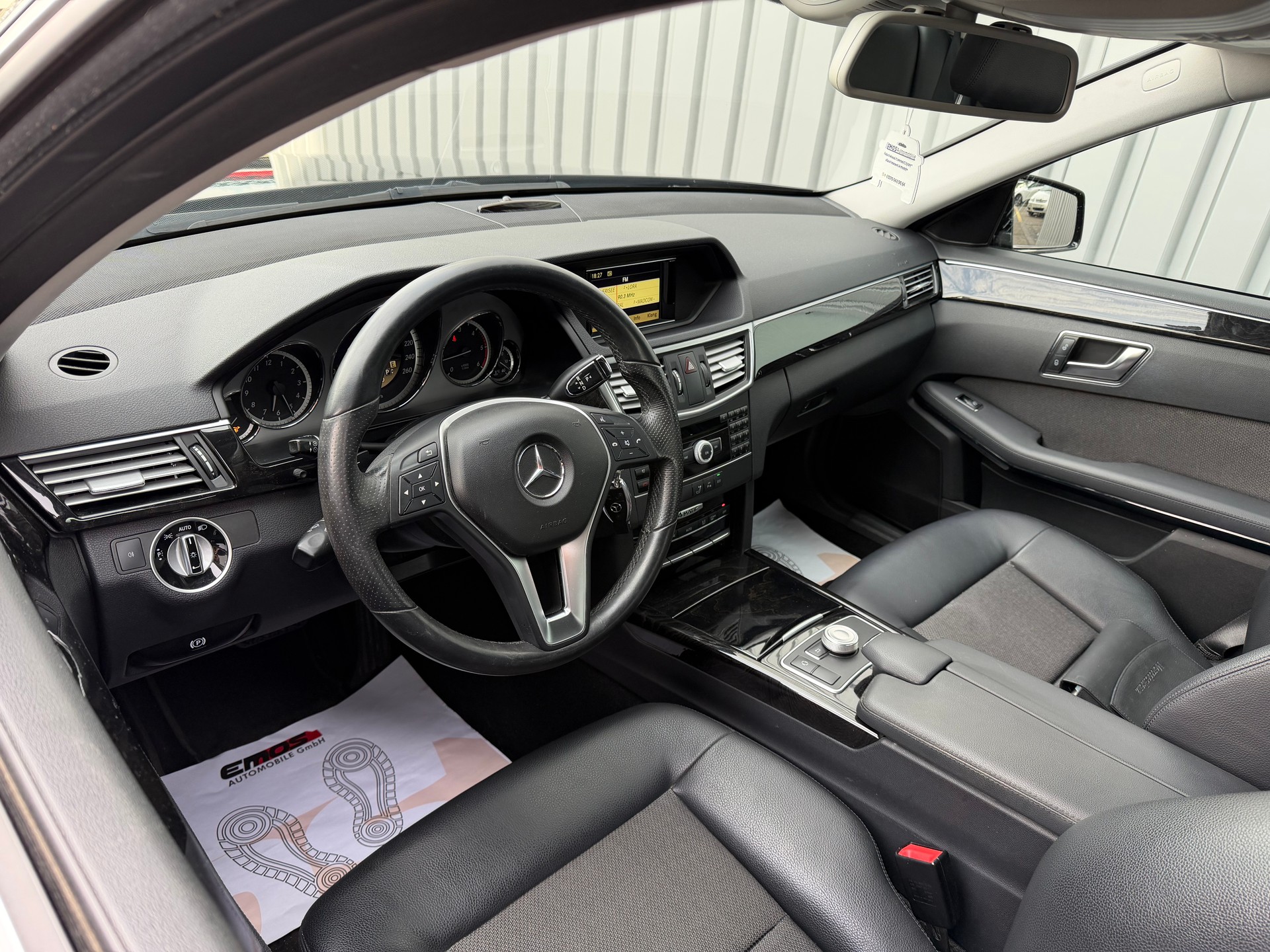 MERCEDES-BENZ E 250 CDI BlueEfficiency Elégance 4Matic 7G-Tronic-image-9