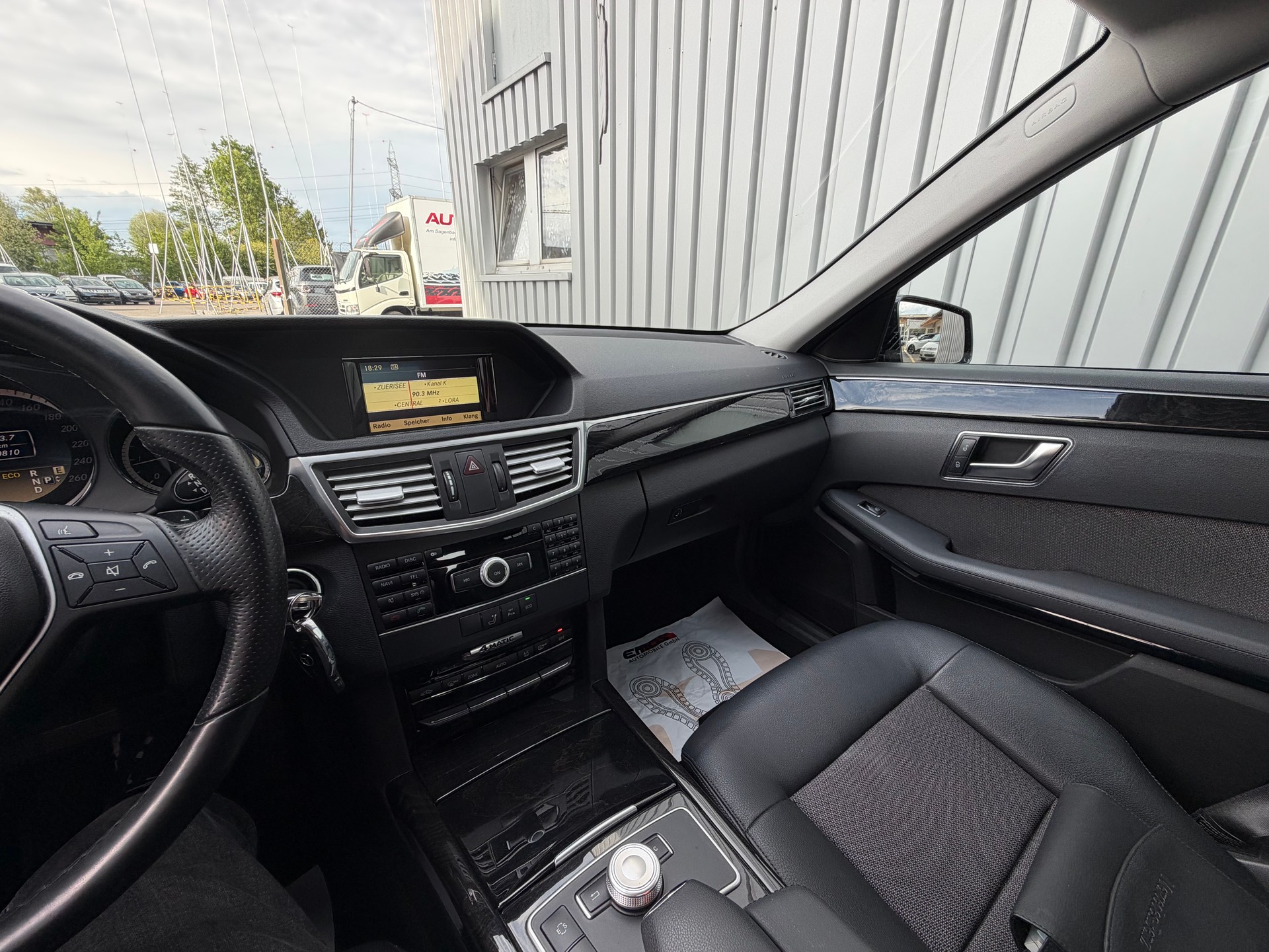 MERCEDES-BENZ E 250 CDI BlueEfficiency Elégance 4Matic 7G-Tronic-image-14