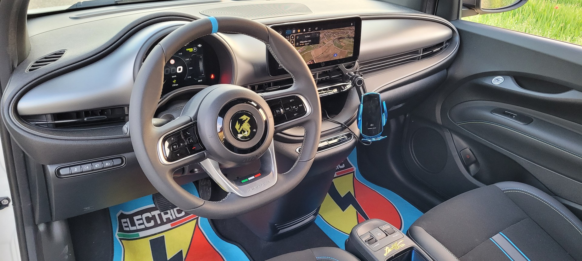 FIAT Abarth 500e-image-8