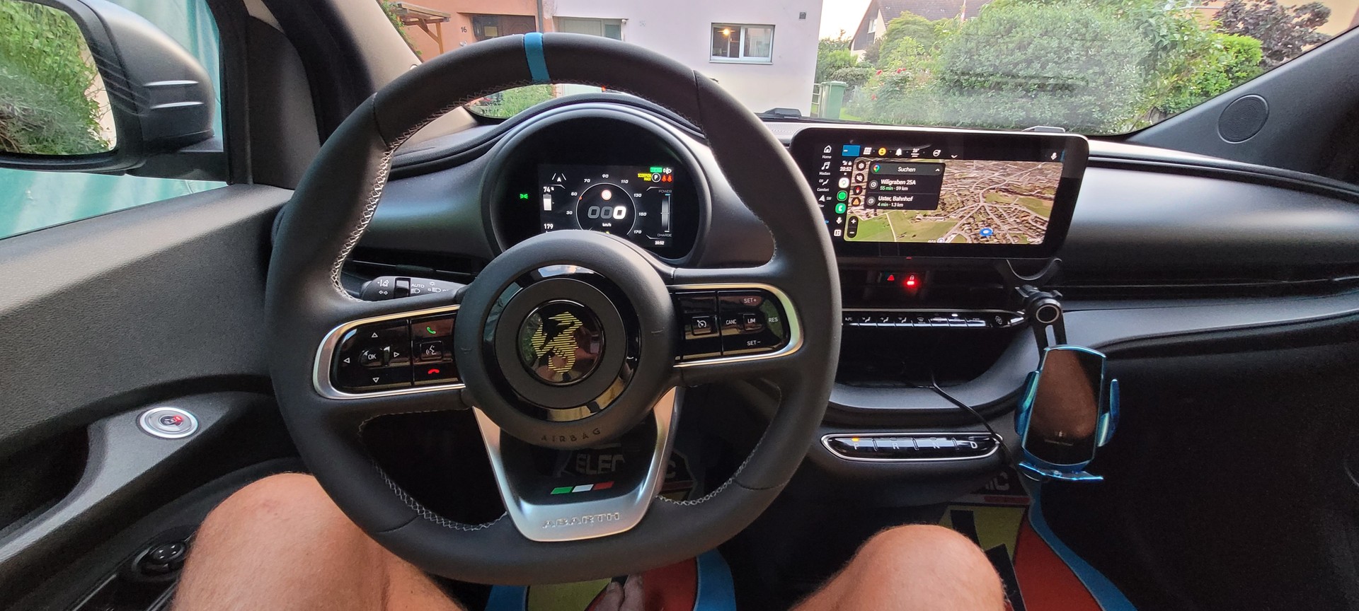 FIAT Abarth 500e-image-12
