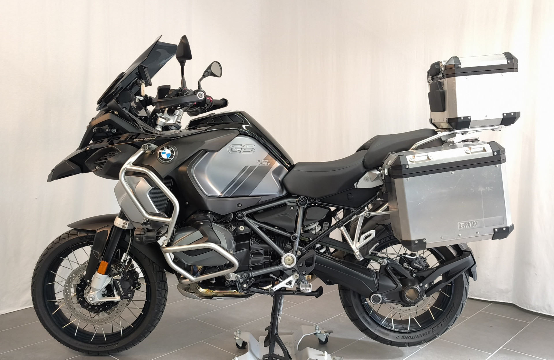 BMW R 1250 GS Adventure Triple Black-showroom-element-3
